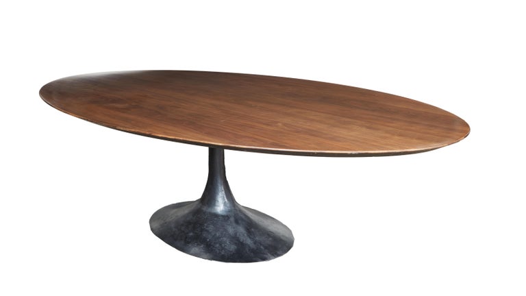 https://a.1stdibscdn.com/monumental-custom-made-oval-dining-table-for-sale-picture-4/f_49171/f_469165121759510873732/Guy_Oval_Dining_55708_master.jpg?width=768