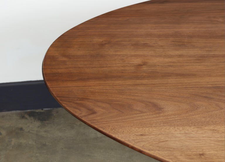 https://a.1stdibscdn.com/monumental-custom-made-oval-dining-table-for-sale-picture-3/f_49171/f_469165121759510818233/Guy_Oval_Dining_55711_master.jpg?width=768