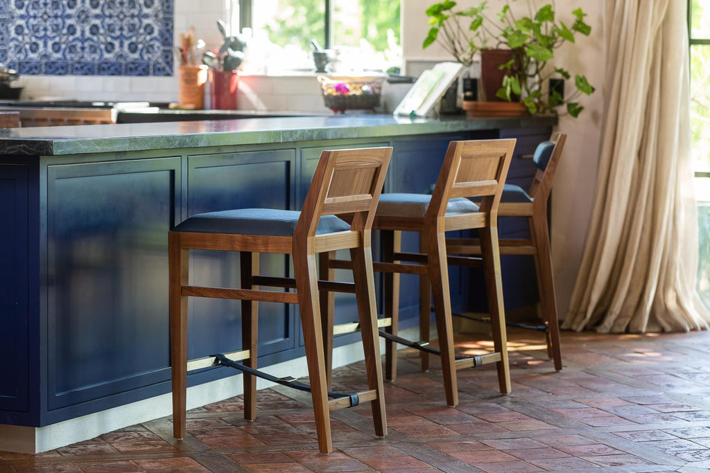 https://a.1stdibscdn.com/1940s-walnut-bar-stool-with-leather-and-fabric-seat-for-sale-picture-6/f_54442/f_251273621631309995548/HA_stools_02_webres_master.jpg