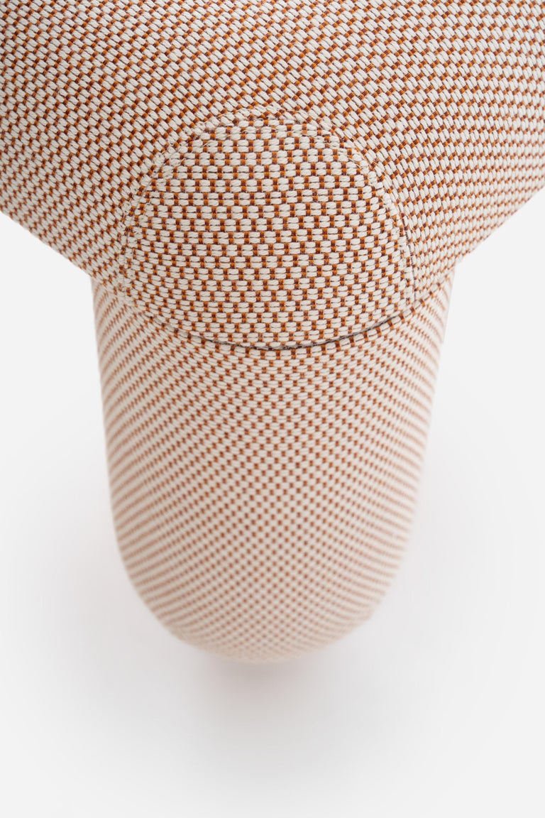 https://a.1stdibscdn.com/modern-hello-dining-chair-with-flexible-back-in-kvadrat-serpentine-wool-by-noom-for-sale-picture-12/f_42321/f_481862921767619164219/_HELLO_chairs_by_NOOM_in_Dedar_Kvadrat_Alpaca_fabrics_28__master.jpg?width=768