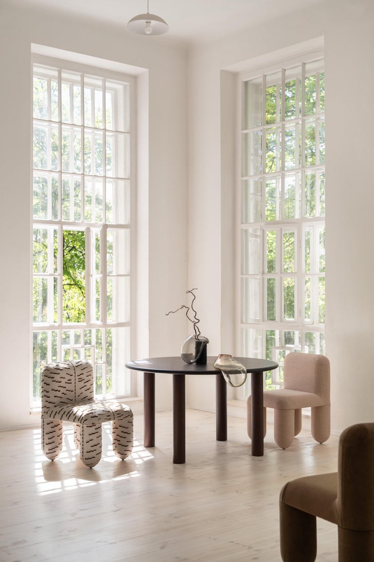 https://a.1stdibscdn.com/hello-accent-dining-chair-contemporary-in-dedar-tiger-beat-jacquard-by-noom-for-sale-picture-11/f_42321/f_430784521767614828818/_HELLO_chairs_by_NOOM_in_Dedar_Kvadrat_Alpaca_fabrics_4__master.jpg?width=768