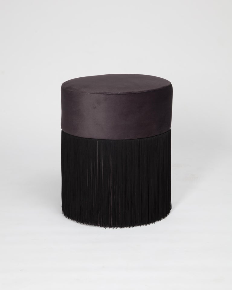 https://a.1stdibscdn.com/pouf-pill-s-by-houtique-for-sale-picture-11/f_12192/f_354434321690561294542/HOUTIQUE_PoufPillBlackSmall_master.jpg?width=768