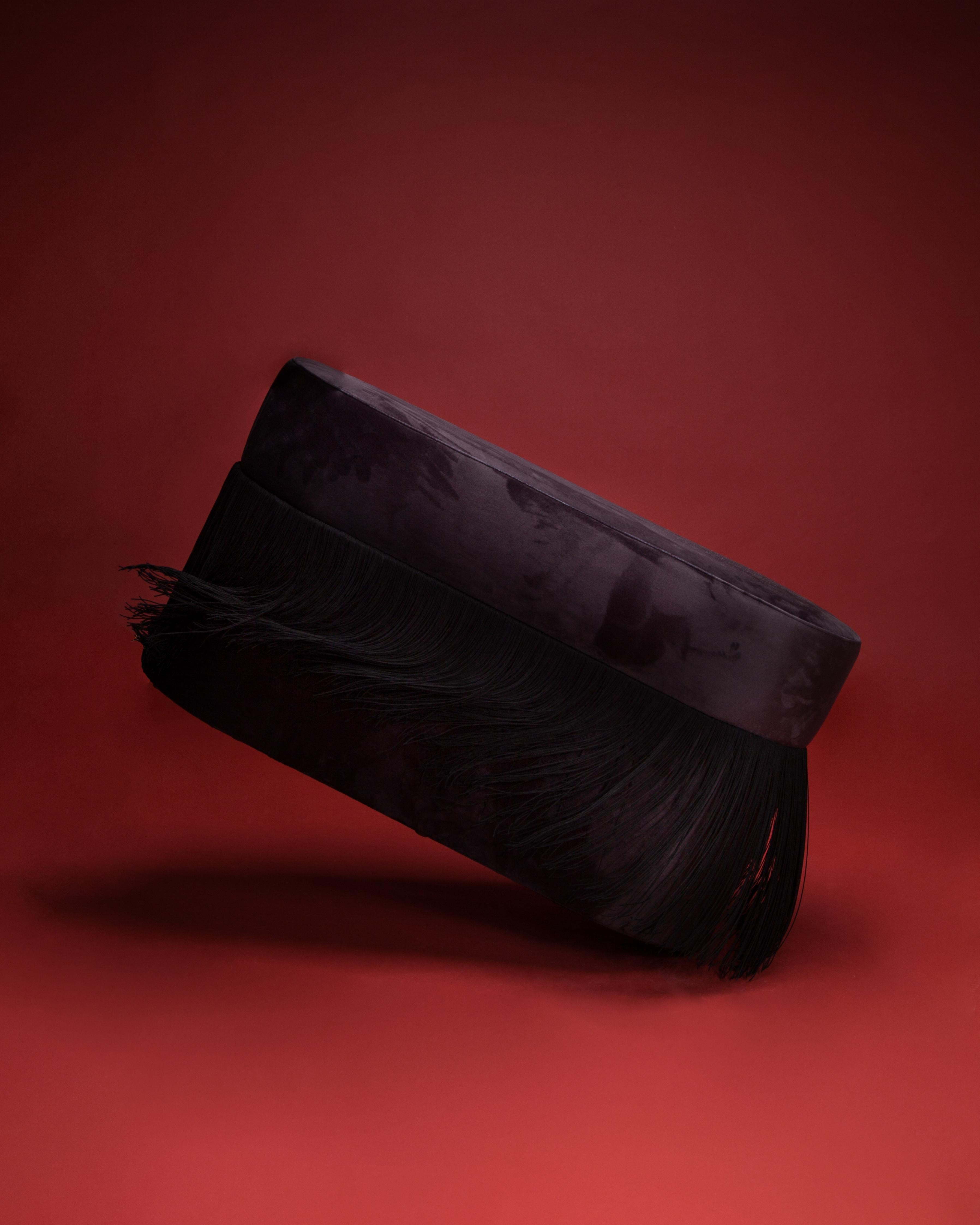 https://a.1stdibscdn.com/pouf-pill-l-by-houtique-for-sale-picture-5/f_12192/f_349283521687611997492/HOUTIQUE_PouffPillBlack1_master.jpg
