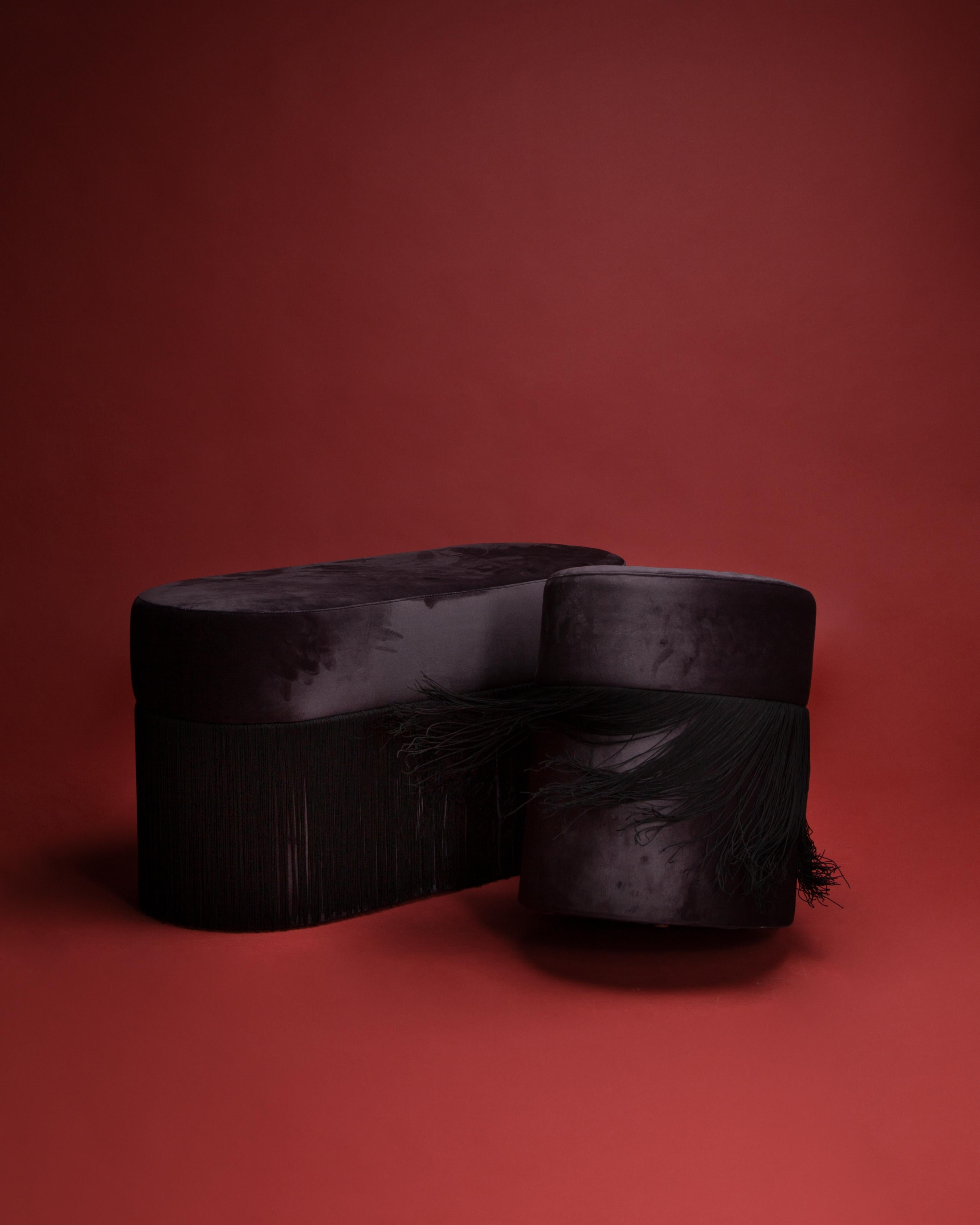 https://a.1stdibscdn.com/pouf-pill-l-by-houtique-for-sale-picture-4/f_12192/f_349283521687611996585/HOUTIQUE_PouffPillBlack2_master.jpg