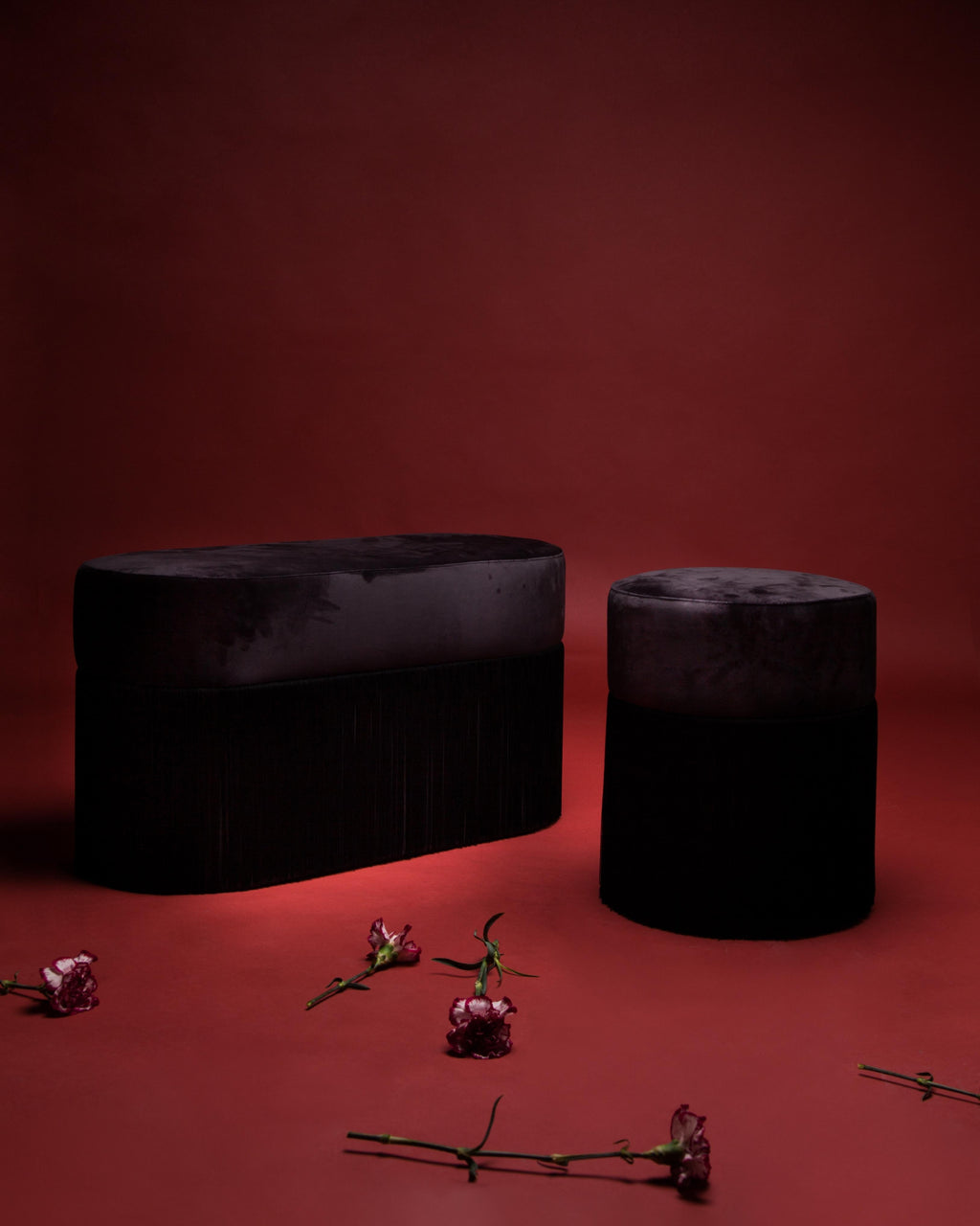 https://a.1stdibscdn.com/pouf-pill-s-by-houtique-for-sale-picture-5/f_12192/f_349300221687621312902/HOUTIQUE_PouffPillBlack3_master.jpg