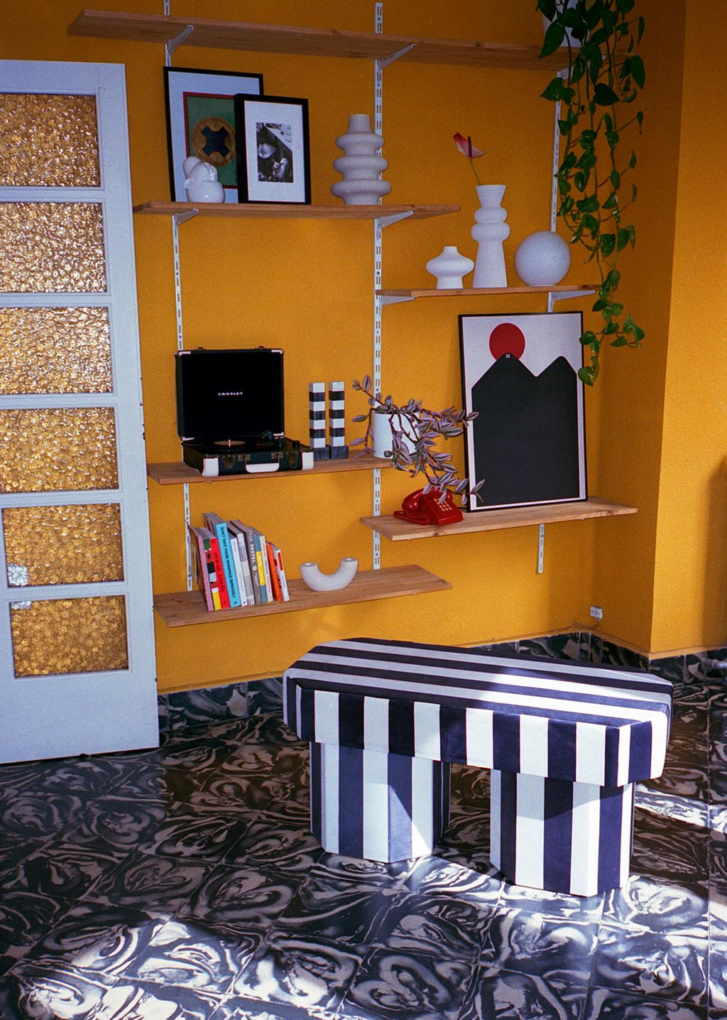 https://a.1stdibscdn.com/viva-stripe-black-and-white-bench-by-houtique-for-sale-picture-9/f_12192/f_349874621687901926708/HOUTIQUE_VIVA_BENCH_LOWRES21_master.jpg