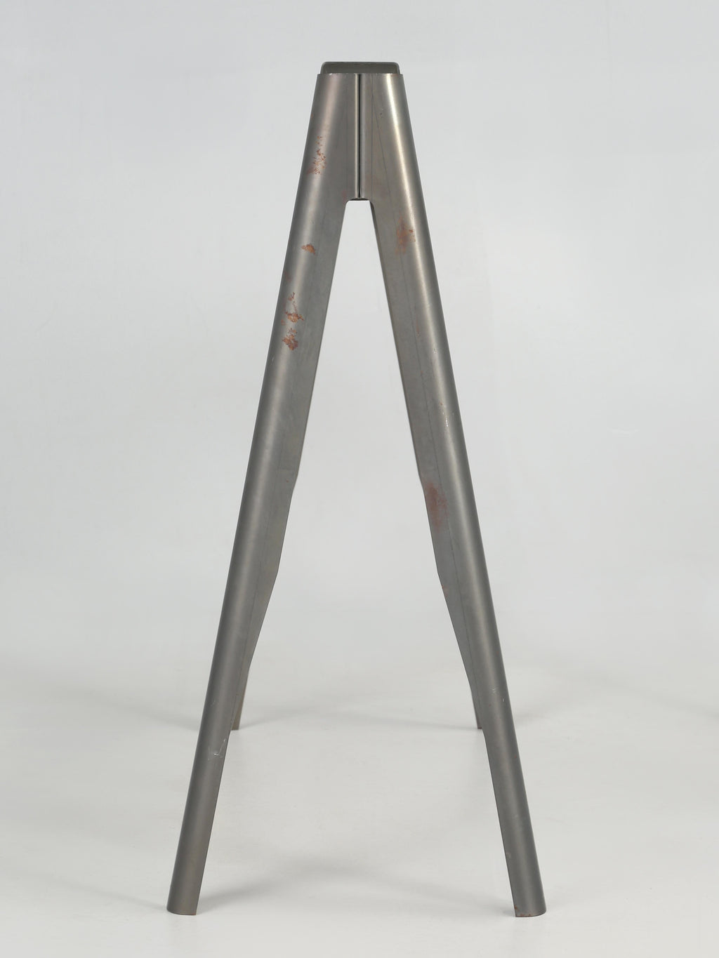 https://a.1stdibscdn.com/genuine-french-made-tolix-steel-trestle-table-legs-table-top-not-included-new-for-sale-picture-4/f_8243/f_308335821665669734565/HP174_04_master.jpg
