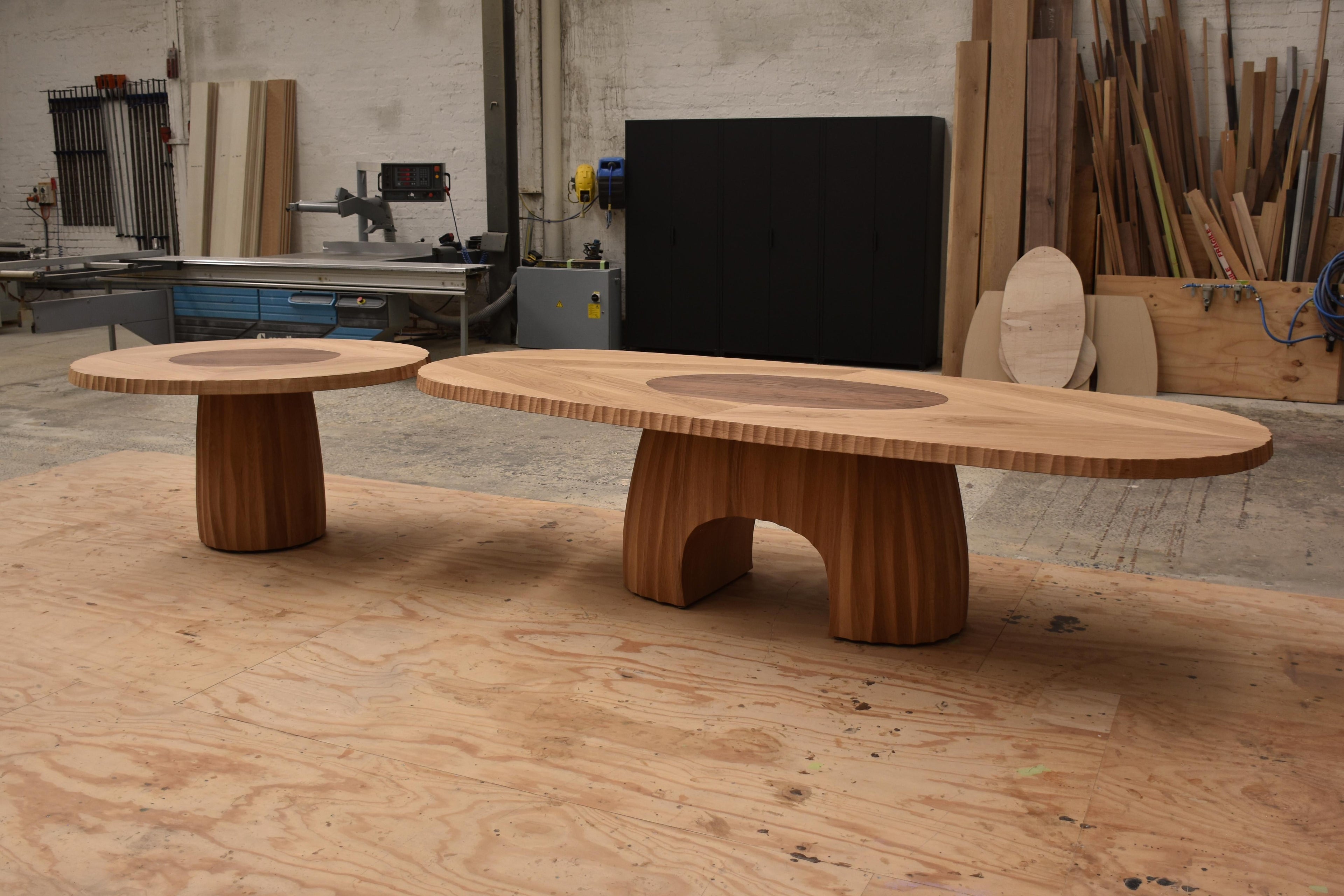 https://a.1stdibscdn.com/flack-oval-dining-table-by-daniel-poole-for-sale-picture-14/f_12192/f_446277521744915637742/HTF5_master.jpg