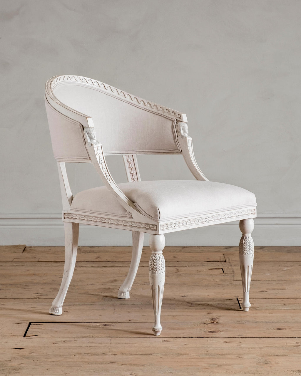 https://a.1stdibscdn.com/haga-gustavian-style-armchair-for-sale-picture-4/f_10672/f_204036021598867725709/Haga_45_master.jpg