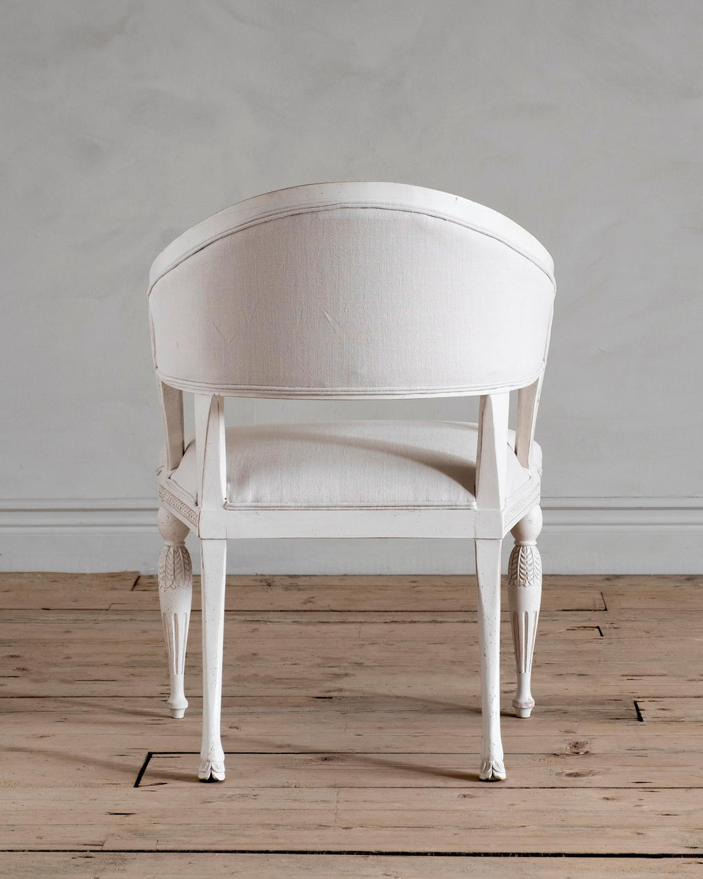 https://a.1stdibscdn.com/haga-gustavian-style-armchair-for-sale-picture-6/f_10672/f_204036021598867726787/Haga_Back_master.jpg