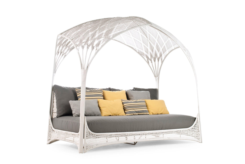 https://a.1stdibscdn.com/hagia-daybed-by-kenneth-cobonpue-for-sale-picture-4/f_12192/f_327914421676488682621/Hagia_Daybed_03_master.jpg