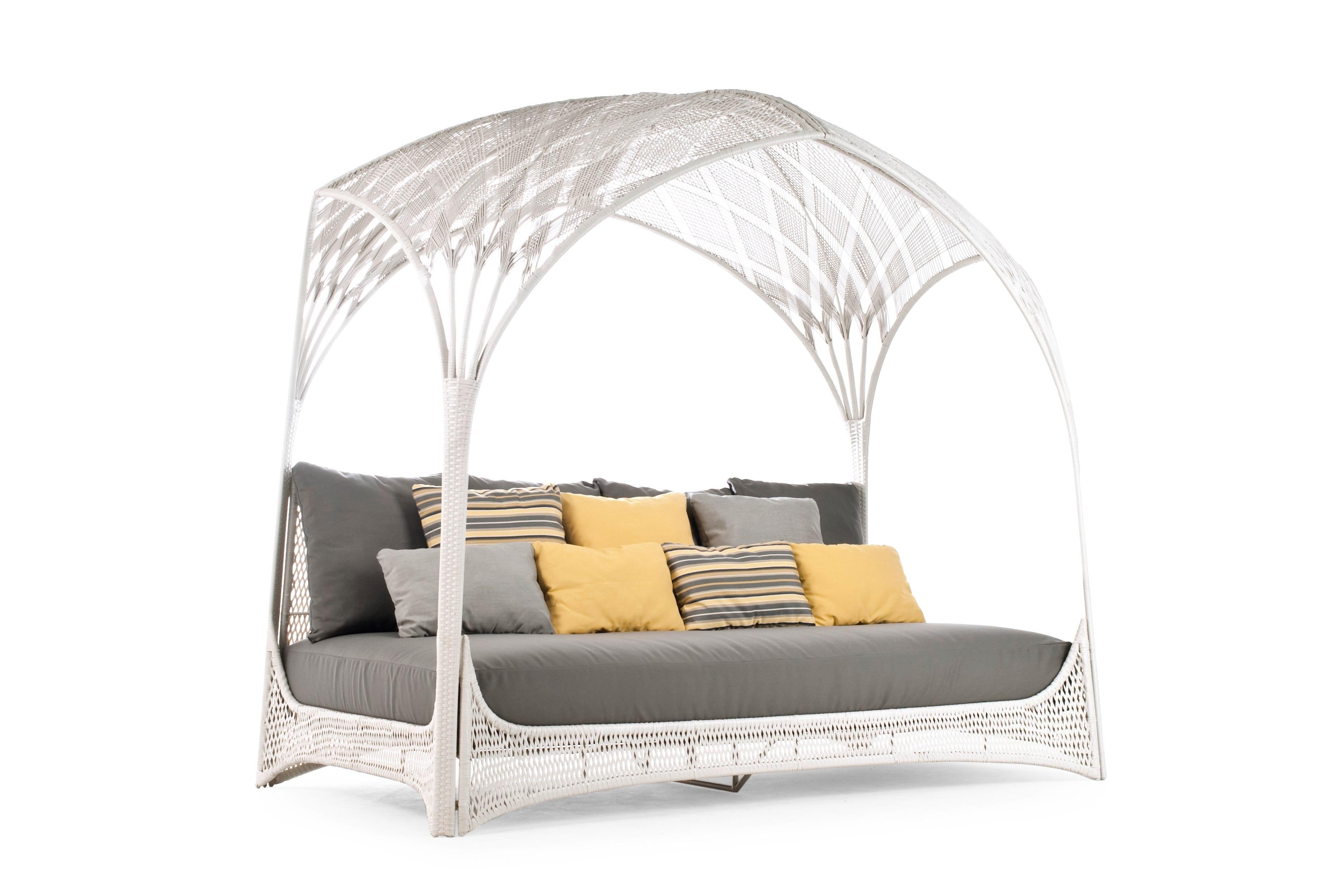 https://a.1stdibscdn.com/hagia-daybed-by-kenneth-cobonpue-for-sale-picture-4/f_12192/f_327914421676488682621/Hagia_Daybed_03_master.jpg