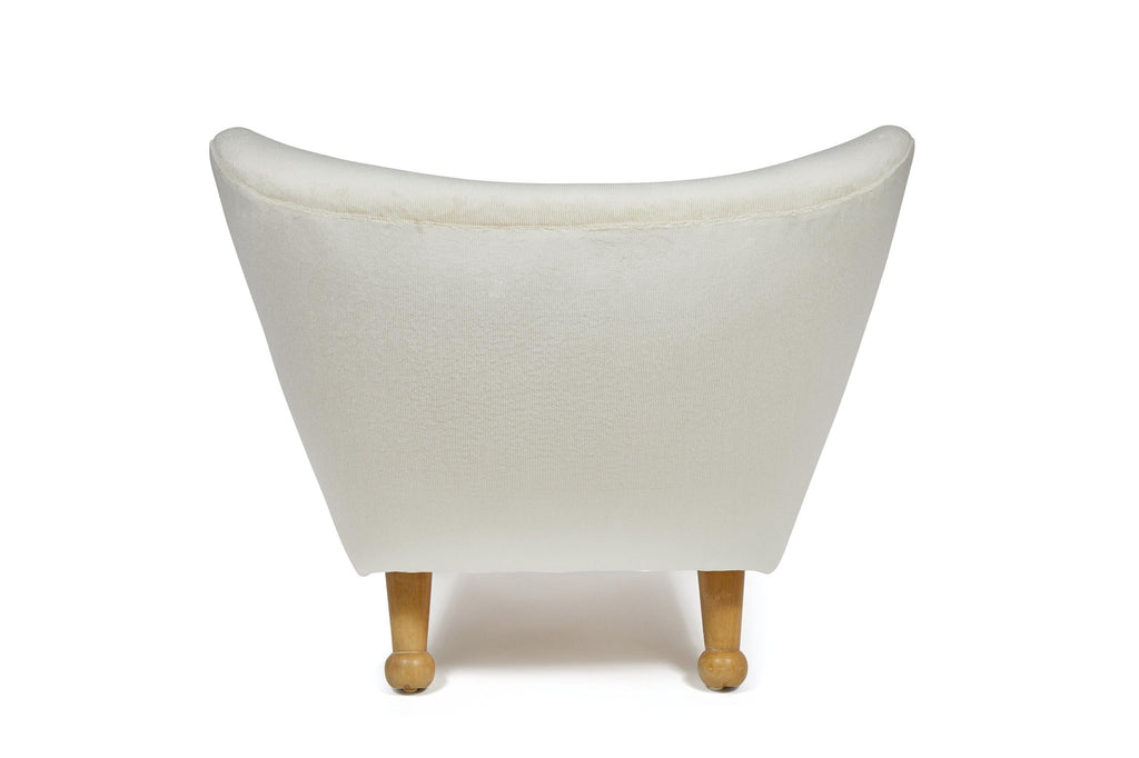 https://a.1stdibscdn.com/upholstered-hayworth-outdoor-lounge-chair-by-august-abode-in-bleached-teak-for-sale-picture-6/f_56632/1616456993662/Hayworth_Outdoor_Lounge_Chair_Stefani_Stein_for_August_Abode_5_master.jpg