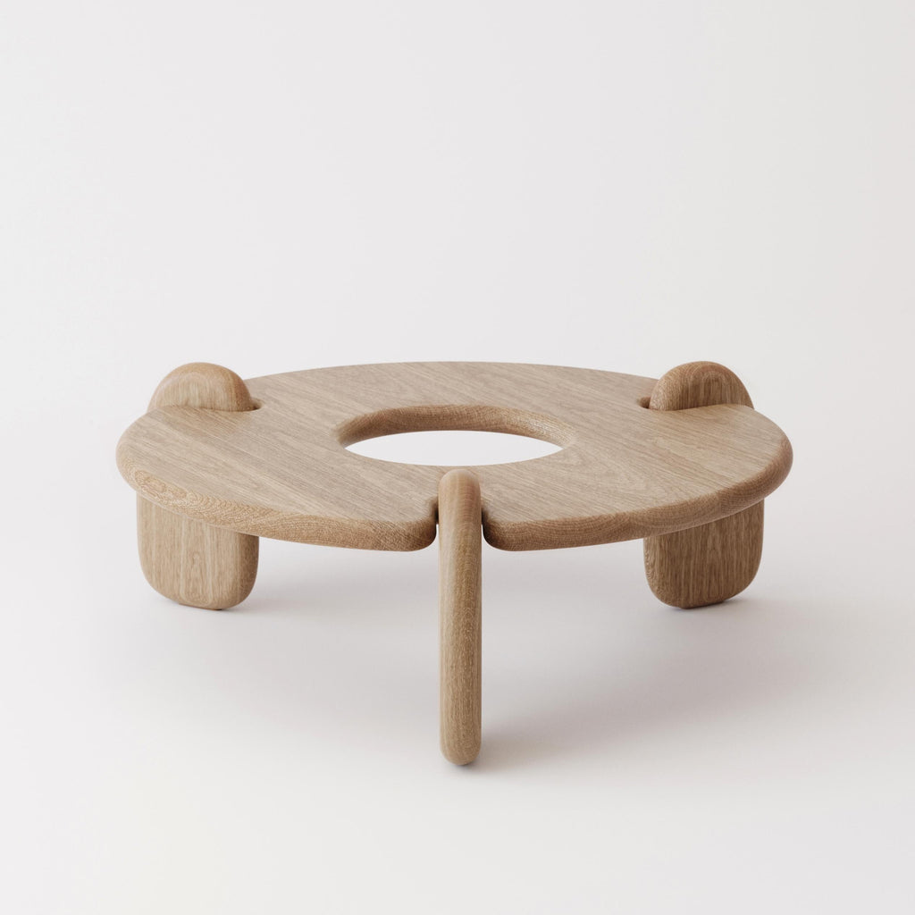 https://a.1stdibscdn.com/circular-48-inch-three-legged-white-oak-henge-coffee-table-by-objects-ideas-for-sale-picture-6/f_37133/f_242392521624237056517/Henge_Coffee_Table_Oak_S3_master.jpg