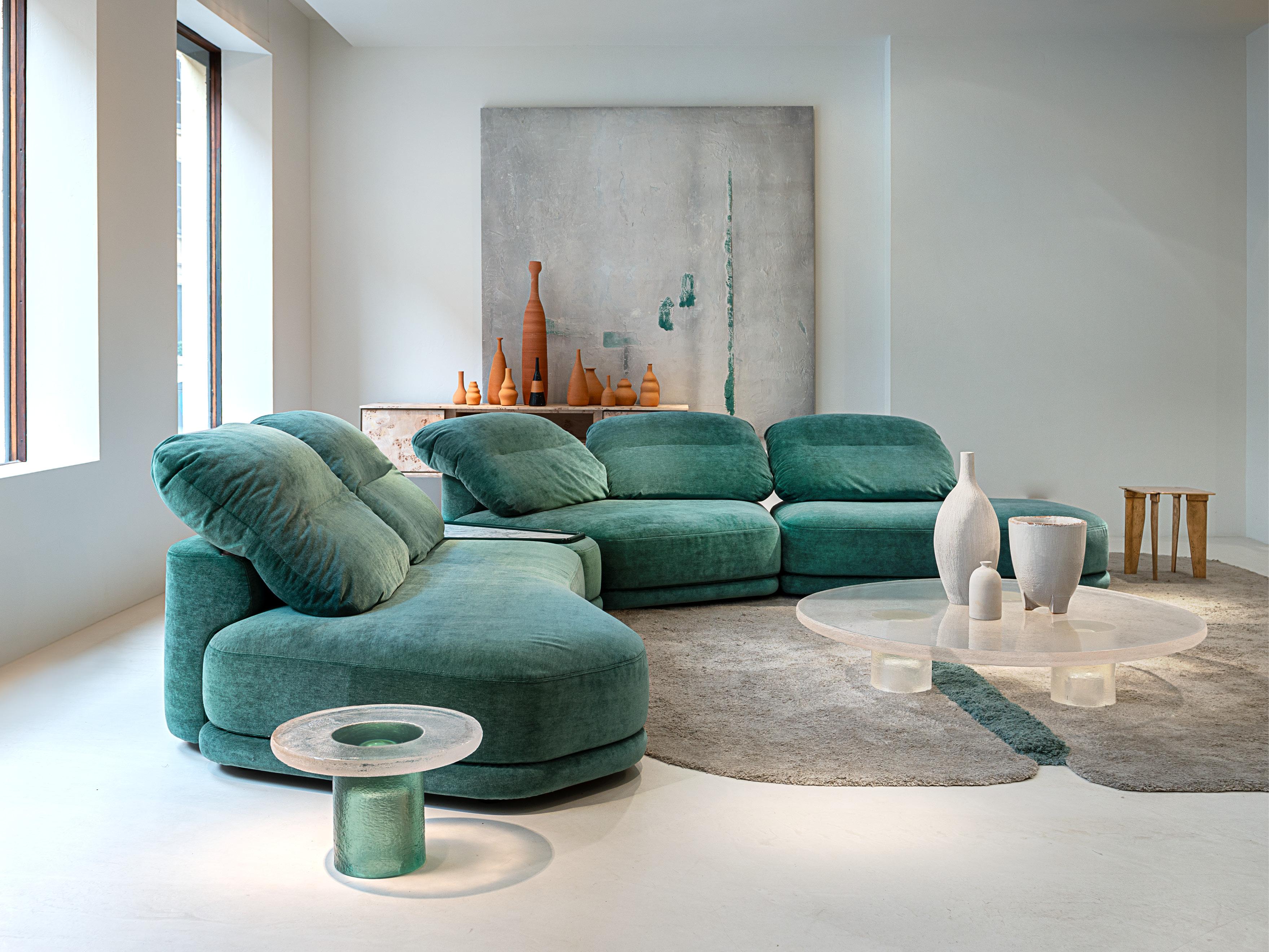 https://a.1stdibscdn.com/momo-green-resin-coffee-table-made-in-italy-by-hessentia-for-sale-picture-2/f_57252/f_464984921756819892939/Hessentia_Momo_coffee_table_10_master.jpg
