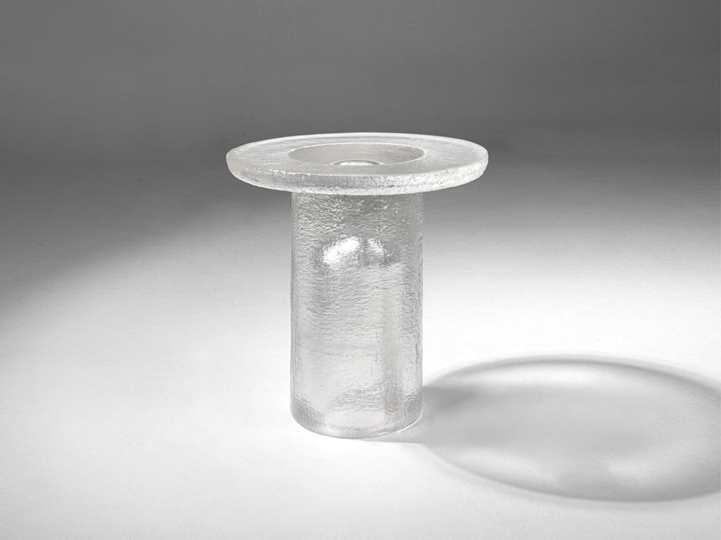 https://a.1stdibscdn.com/momo-clear-resin-coffee-table-made-in-italy-by-hessentia-for-sale-picture-3/f_57252/f_460609121756804703654/Hessentia_Momo_coffee_table_30_extra_master.jpg