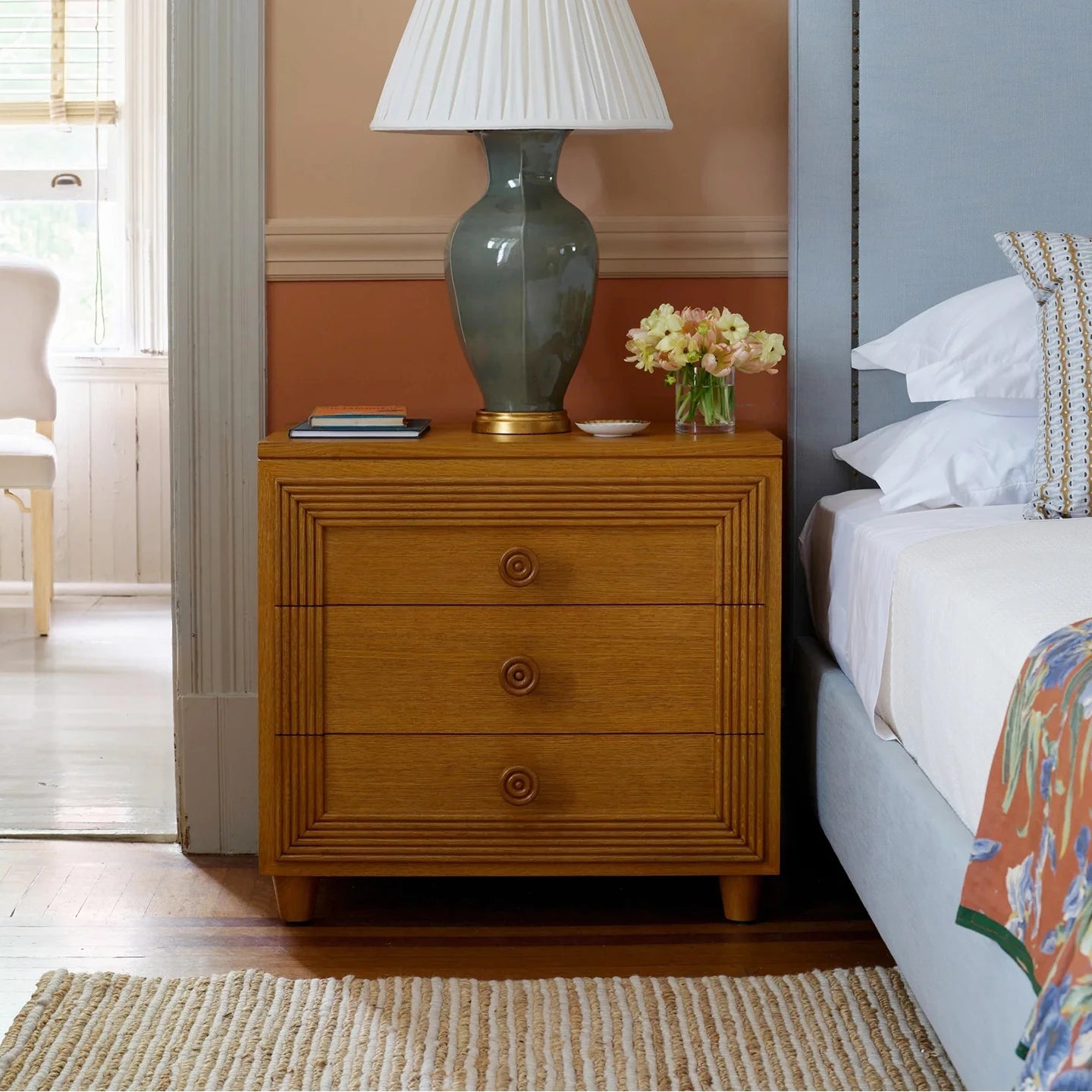Modern Solid Wood Storage Cabinet Sideboard With Drawers