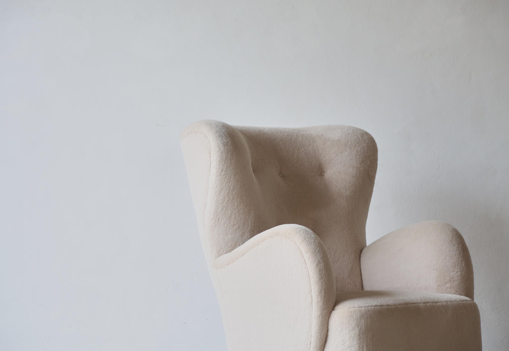 https://a.1stdibscdn.com/high-back-arm-chairs-upholstered-in-pure-alpaca-for-sale-picture-14/f_22593/f_397344421715803954715/High_Tall_Back_Chair_Stone_Alpaca_Single_3_24_14_master.jpg