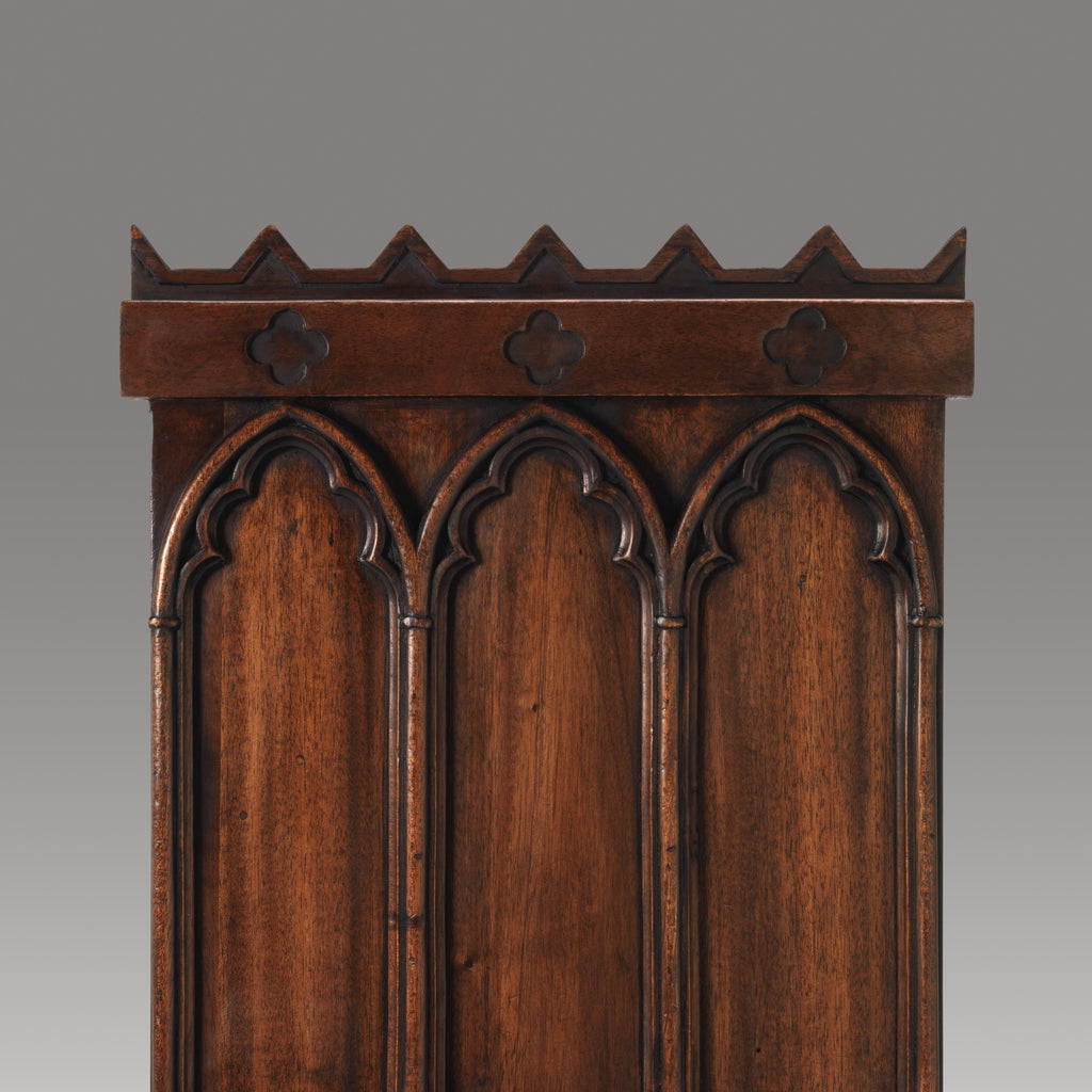https://a.1stdibscdn.com/strawberry-hill-hall-chair-for-sale-picture-3/f_17242/f_482983921768303395307/High_res_3__master.jpg