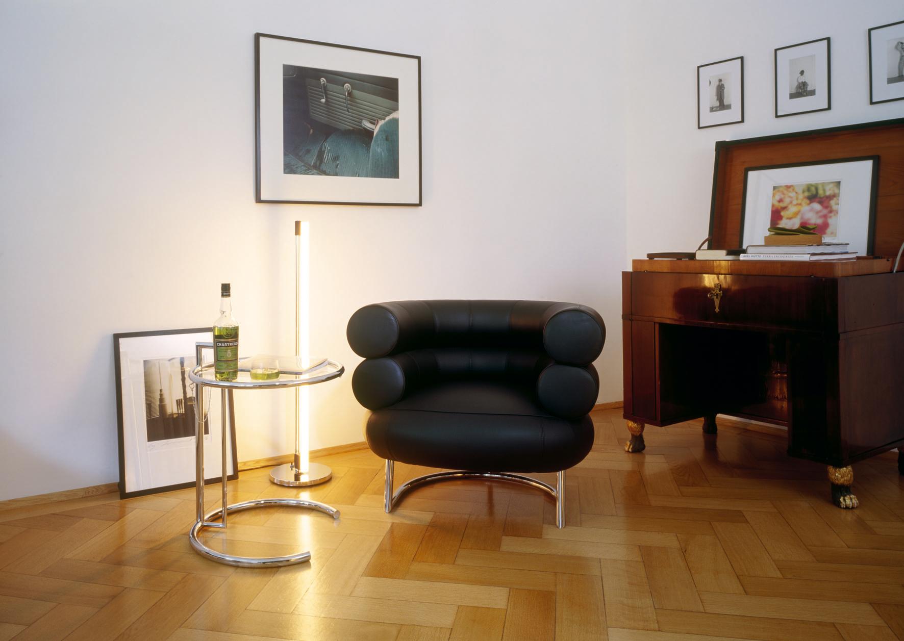 https://a.1stdibscdn.com/classicon-bibendum-armchair-in-black-leather-with-chrome-frame-by-eileen-gray-for-sale-picture-5/12330573/f_138493511551421906552/Holzherr_Bibendum_E1027_TubeLight_2__master.jpg