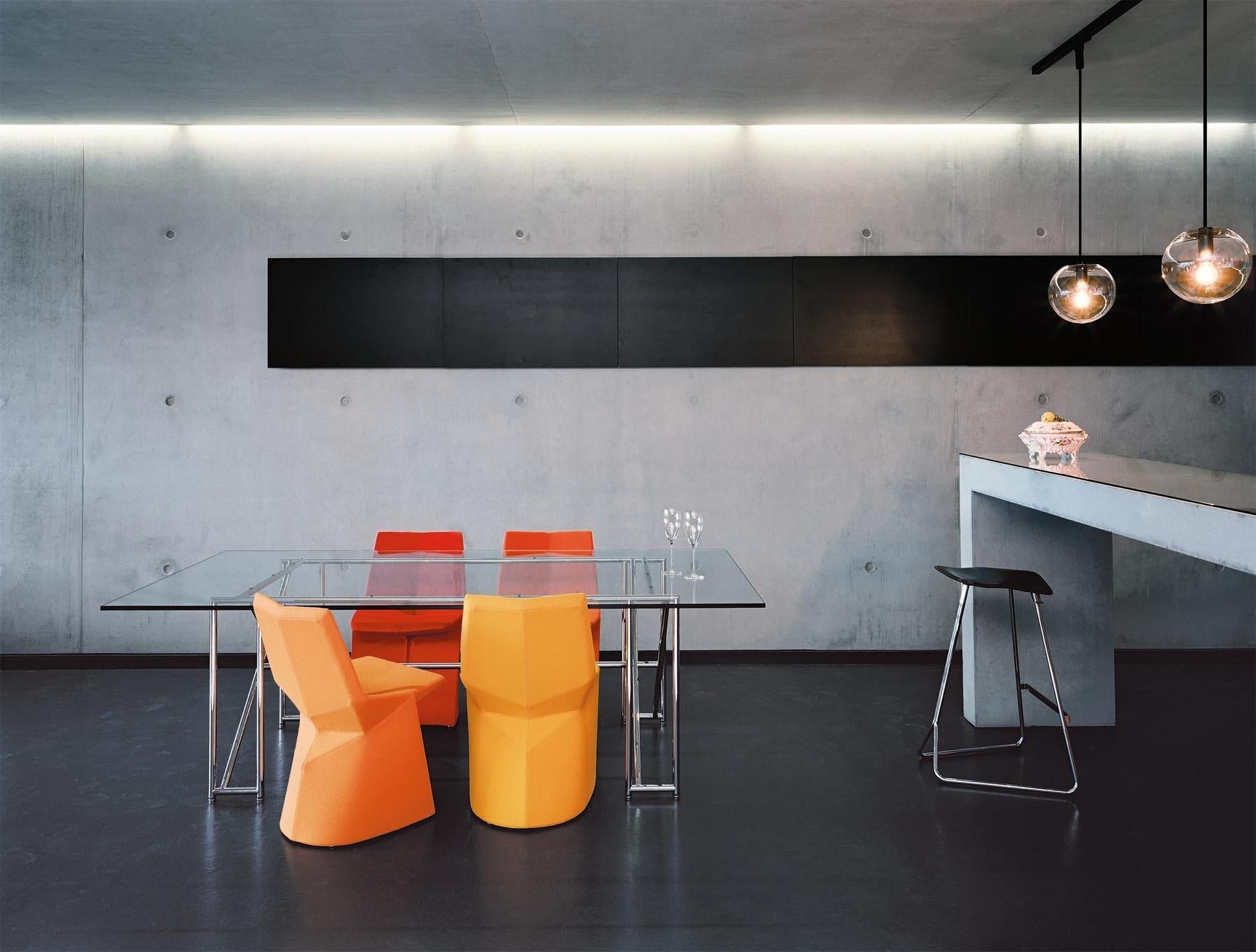 https://a.1stdibscdn.com/classicon-double-x-table-in-crystal-glass-by-eileen-gray-for-sale-picture-3/12330573/f_138508911551433477001/Holzherr_DoubleX_Mars_Selene_Triton_1__master.jpg