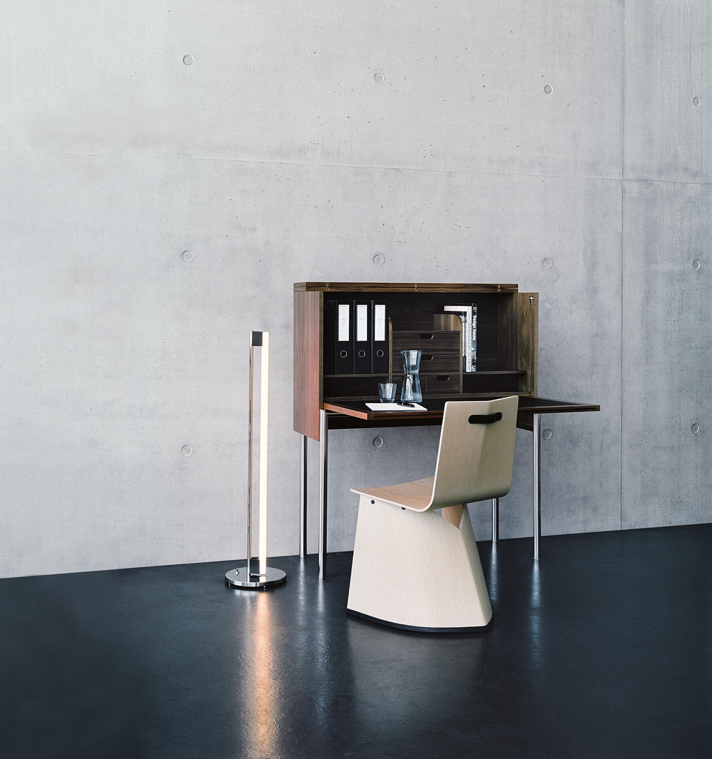 https://a.1stdibscdn.com/classicon-venus-chair-in-wood-by-konstantin-grcic-for-sale-picture-3/12330573/f_138498911551428025542/Holzherr_Orcus_alt_Venus_Tublelight_2_2_master.jpg