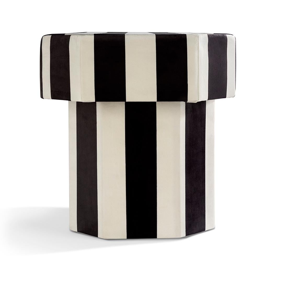 https://a.1stdibscdn.com/viva-stripe-black-and-white-bench-by-houtique-for-sale-picture-4/f_12192/f_349874621687901909312/Houtique_viva_bench_stripe_008xl_black_white01_HIGHRES_LOWRES_master.jpg