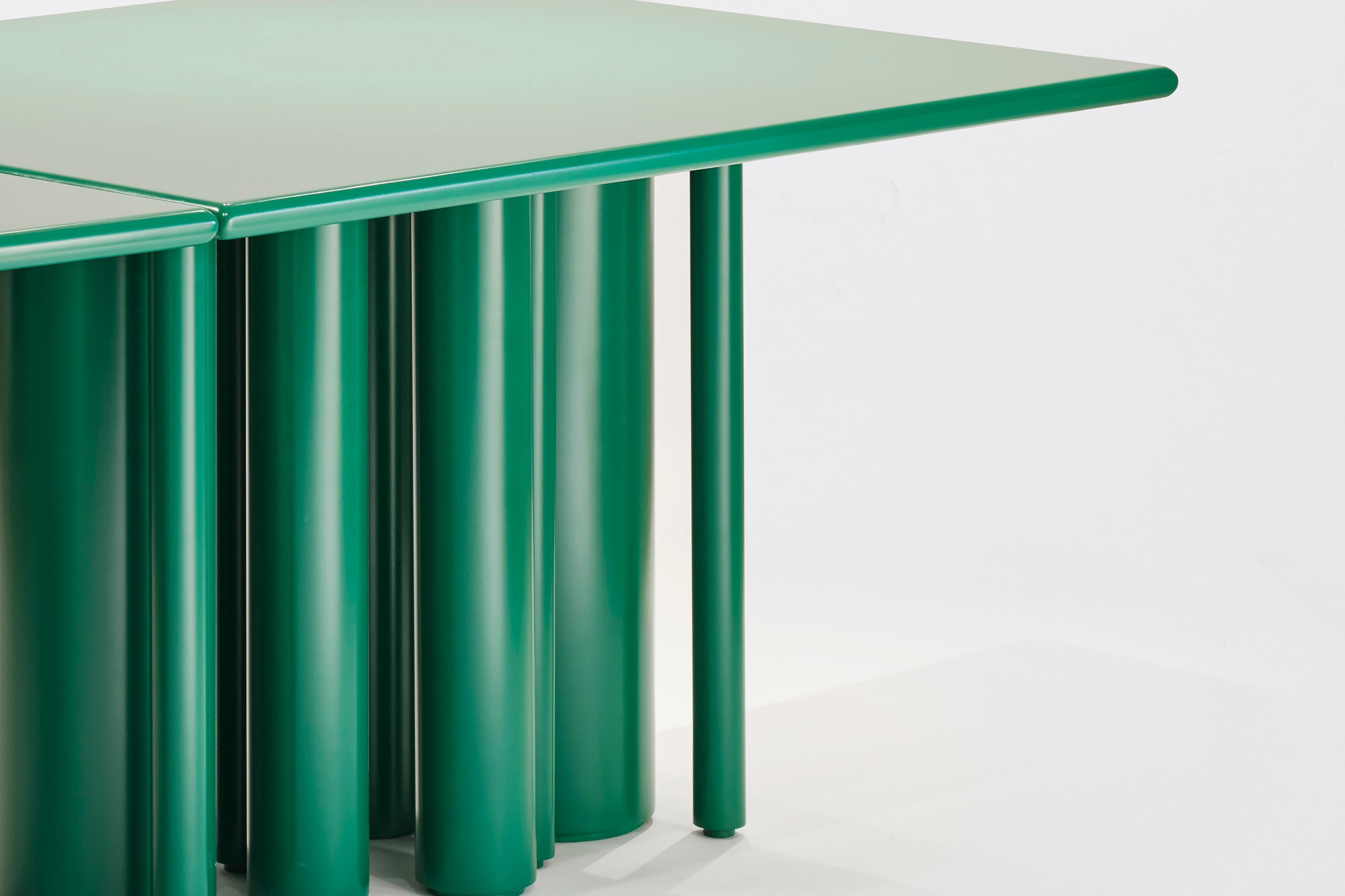 https://a.1stdibscdn.com/contemporary-matte-lacquer-dining-table-in-green-for-soshiro-by-interni-for-sale-picture-11/f_57262/f_272991521644418861333/ID005_WOLF_055_WEB_master.jpg