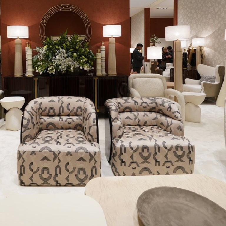 https://a.1stdibscdn.com/upholstered-armchair-with-ebony-wood-frame-and-wraparound-back-for-sale-picture-4/f_27693/f_463096421755502123378/IMAGE08828_master.JPG