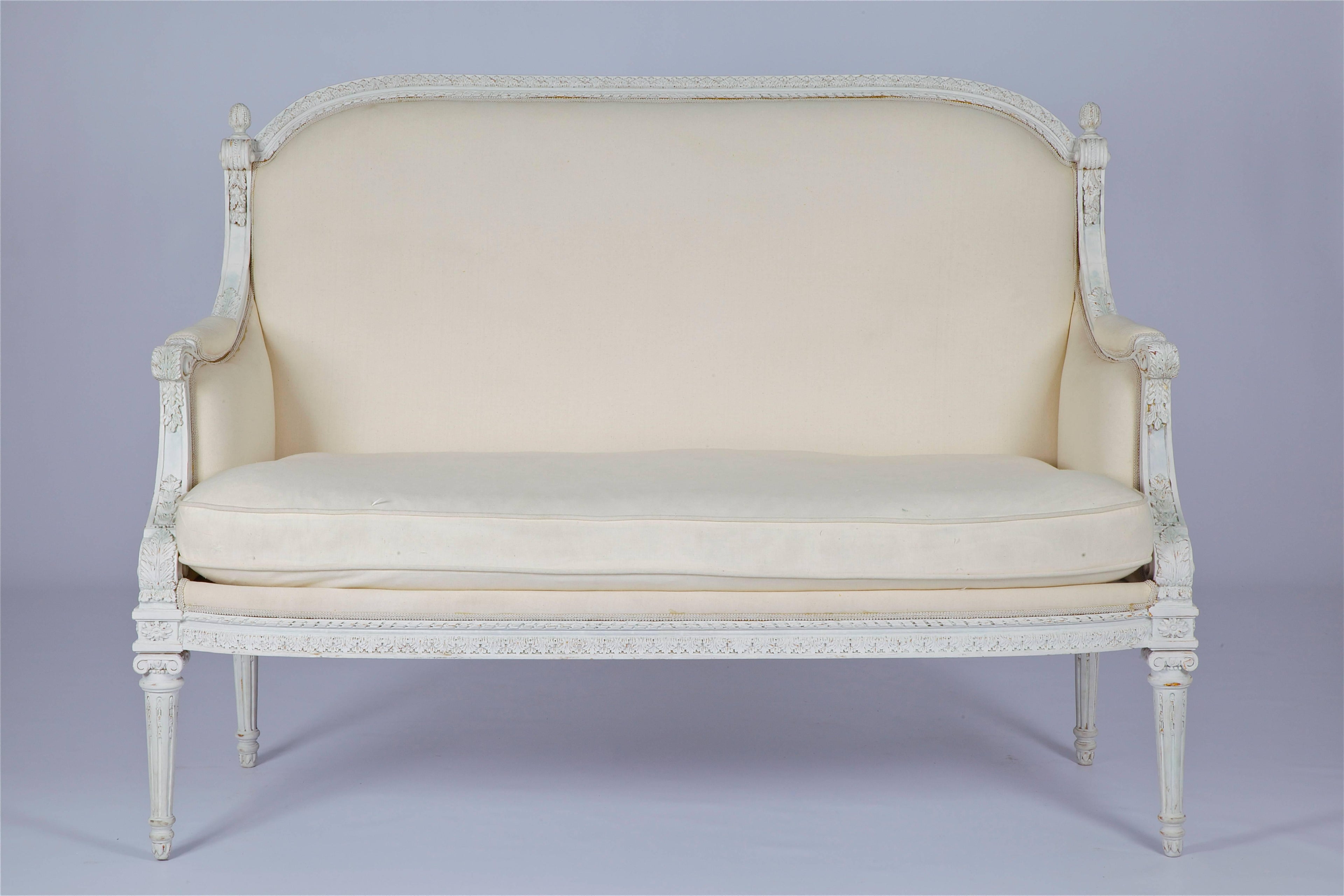 https://a.1stdibscdn.com/louis-xvi-style-sofa-for-sale-picture-2/archivesE/upload/f_23353/f_100512411520263591420/IMG_0034_master.jpg