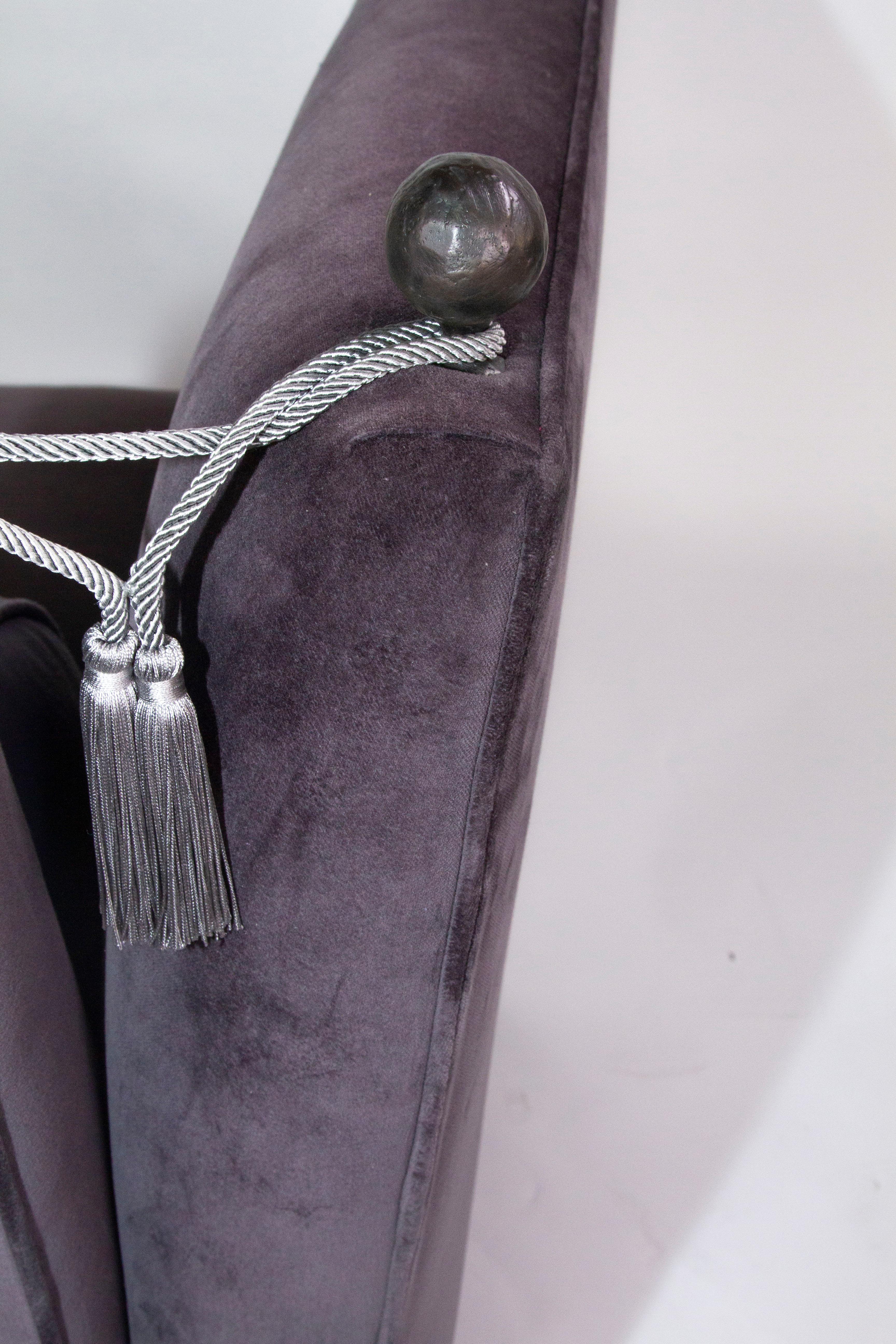 https://a.1stdibscdn.com/french-cords-and-tassels-armchair-with-hand-sculpted-legs-for-sale-picture-7/f_54442/1627940277199/IMG_0136_master.JPG