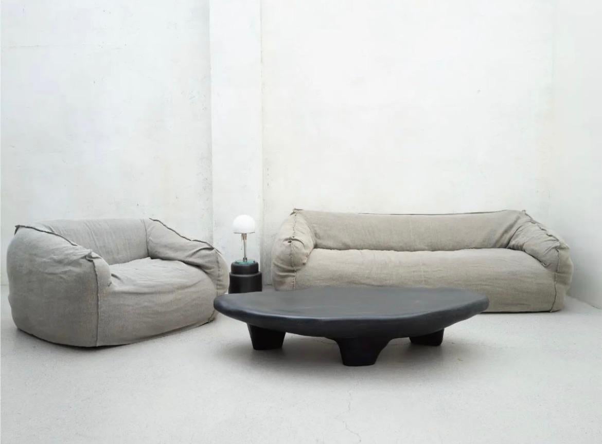 https://a.1stdibscdn.com/organic-form-small-tripod-black-fiberglass-coffee-table-by-kar-for-sale-picture-12/f_12192/f_429472621744798438932/IMG_0186_master.JPG
