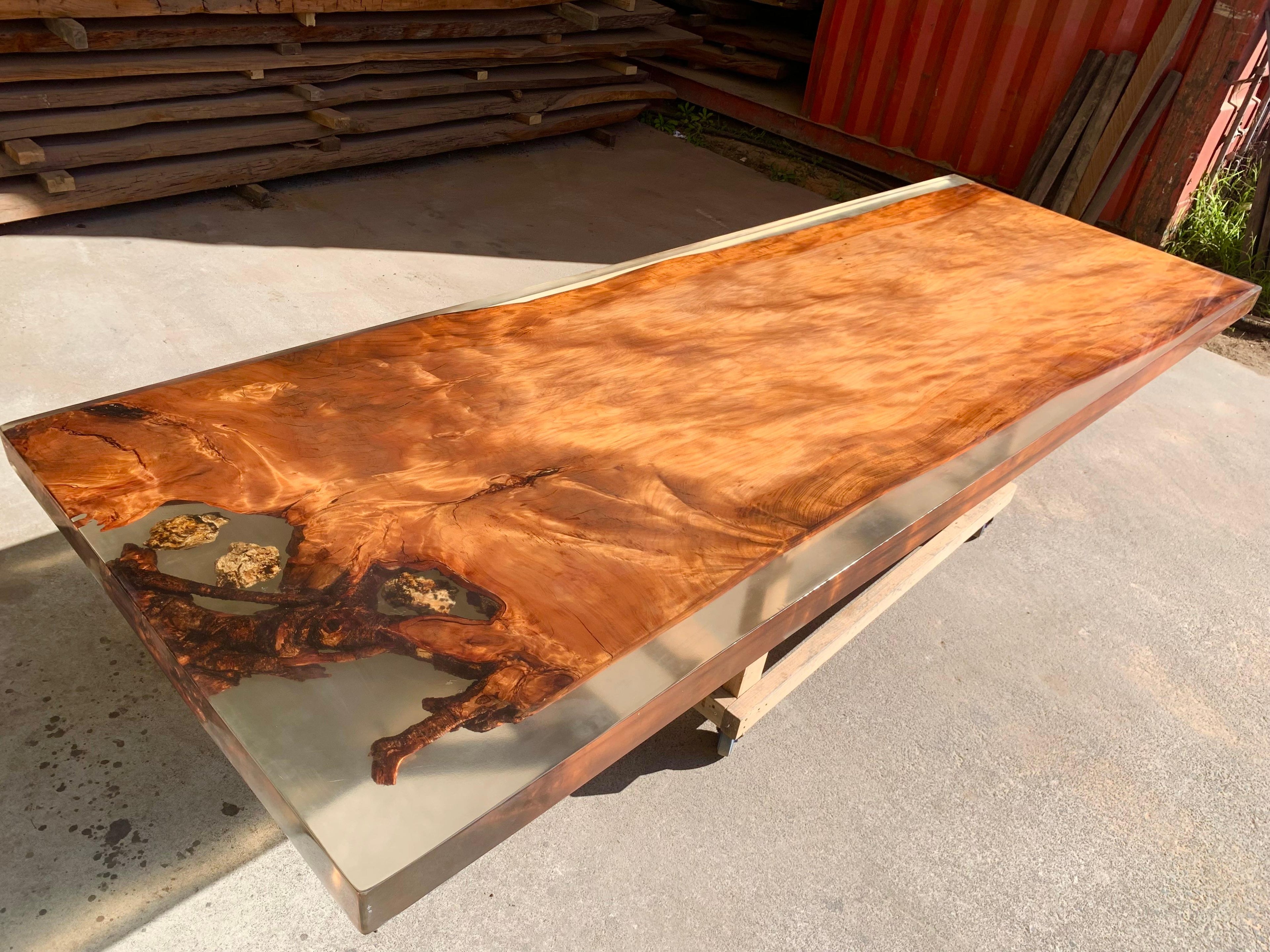 https://a.1stdibscdn.com/3m-x-12m-kauri-amber-dining-table-in-solid-ancient-kauri-wood-for-sale-picture-5/f_79872/f_493308421774236397788/IMG_0223_master.jpeg