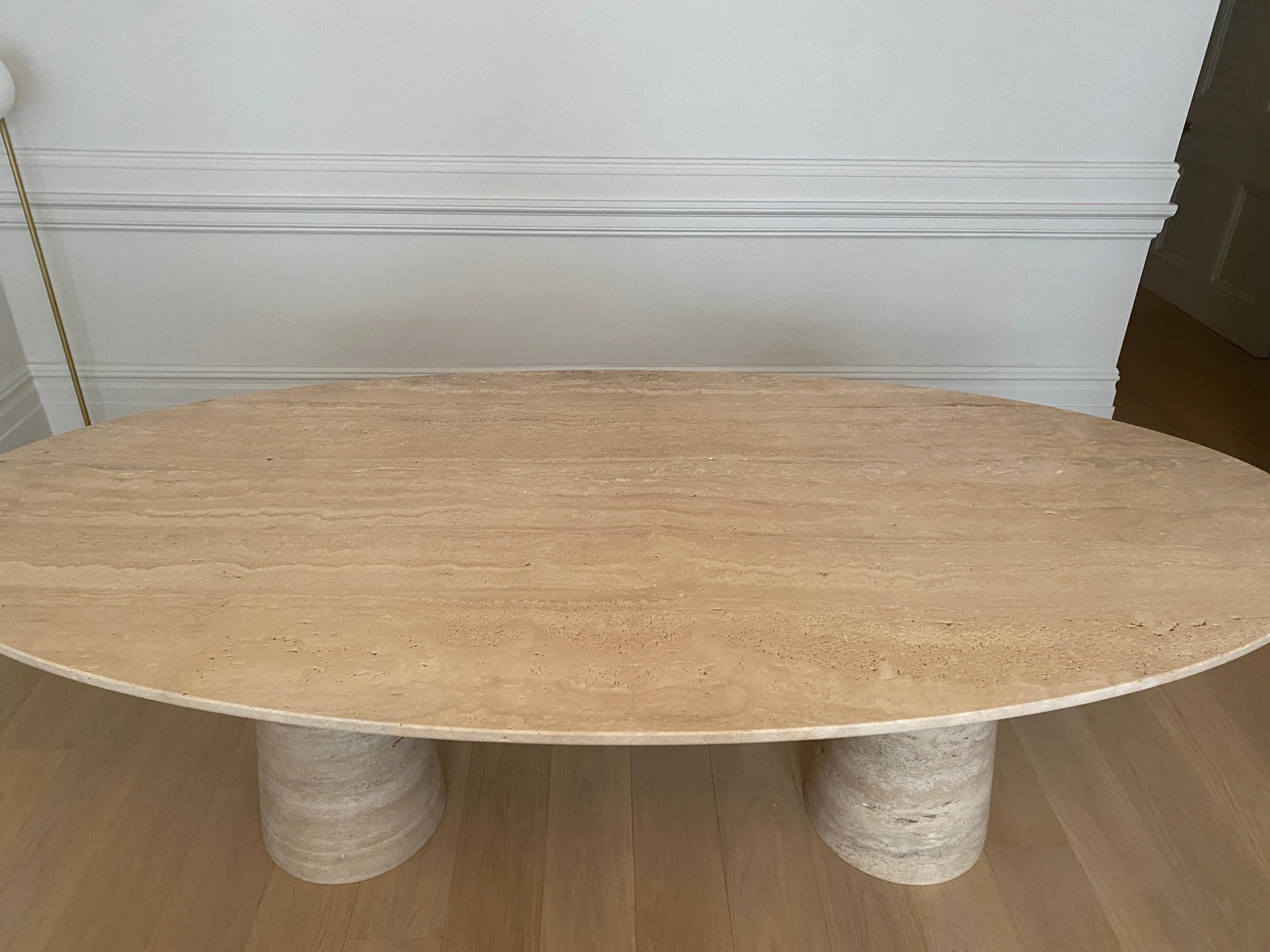 https://a.1stdibscdn.com/bespoke-italian-travertine-oval-dining-table-for-sale-picture-3/f_47872/f_452299121748527396337/IMG_0291_master.jpeg