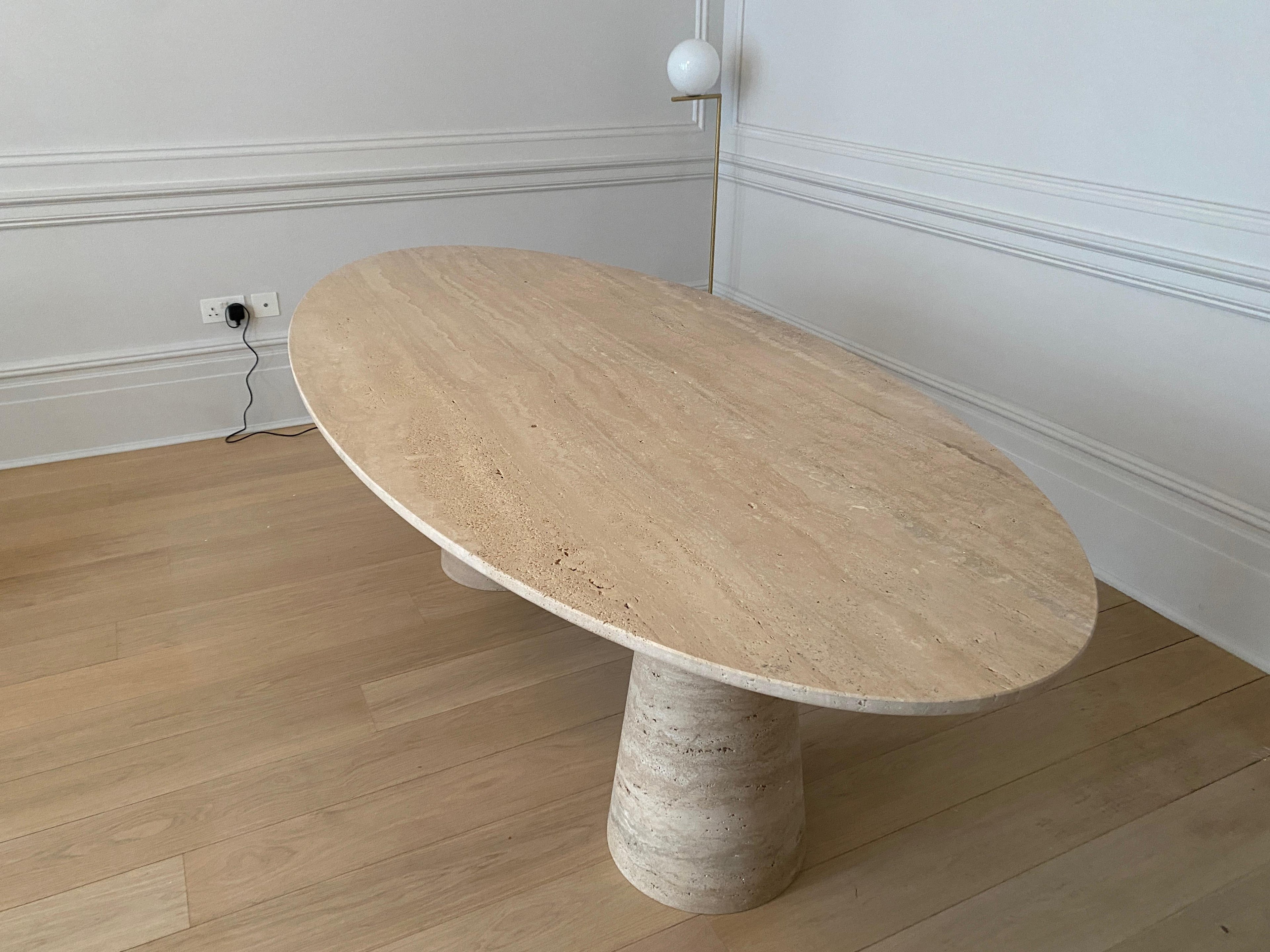 https://a.1stdibscdn.com/bespoke-italian-travertine-oval-dining-table-for-sale-picture-5/f_47872/f_452299121748527397438/IMG_0293_master.jpeg