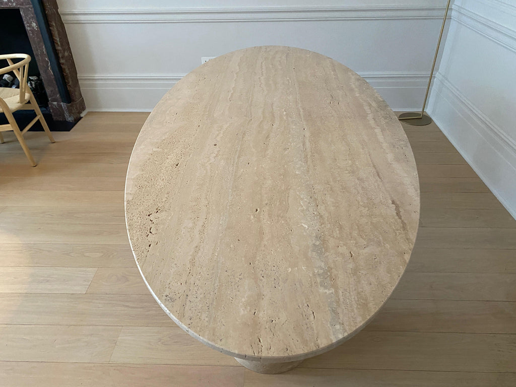 https://a.1stdibscdn.com/bespoke-italian-travertine-oval-dining-table-for-sale-picture-6/f_47872/f_452299121748527397570/IMG_0295_master.jpeg