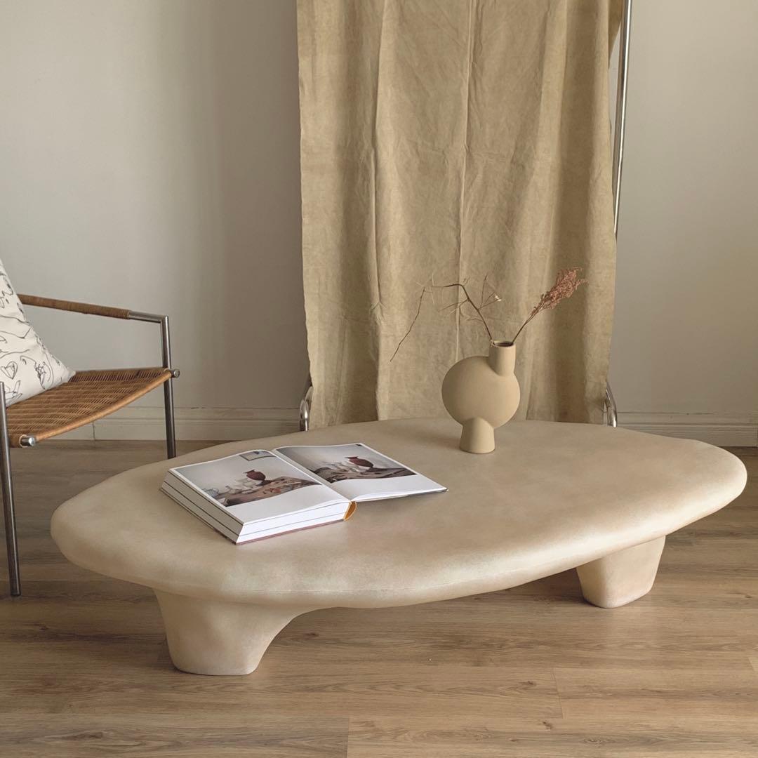 https://a.1stdibscdn.com/small-white-tripod-coffee-table-by-kar-for-sale-picture-5/f_12192/f_417181921727801297500/IMG_0299_master.JPG