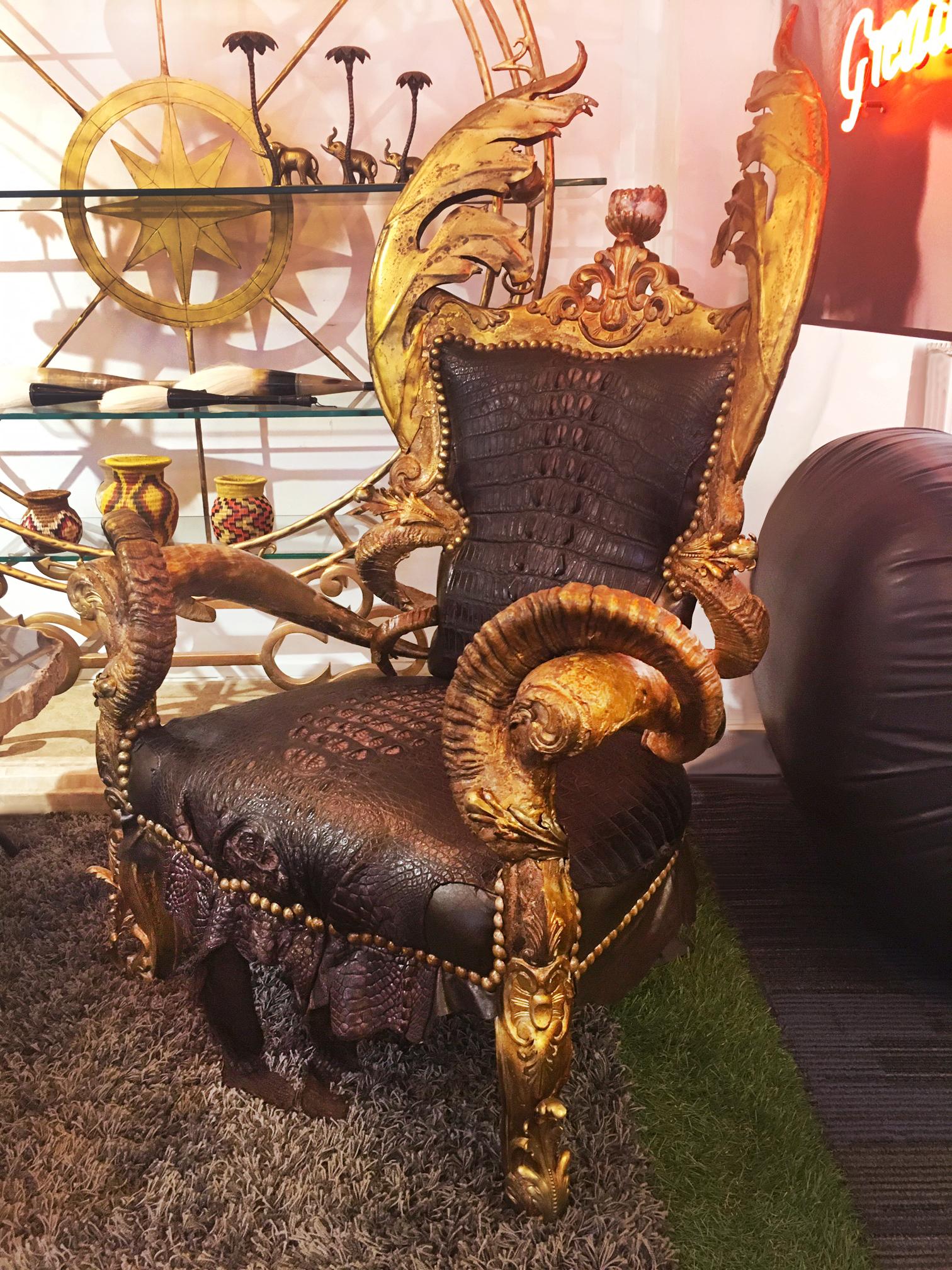 https://a.1stdibscdn.com/croco-black-and-bronze-armchair-for-sale-picture-3/f_14282/1555664663164/IMG_0405_002__master.jpg