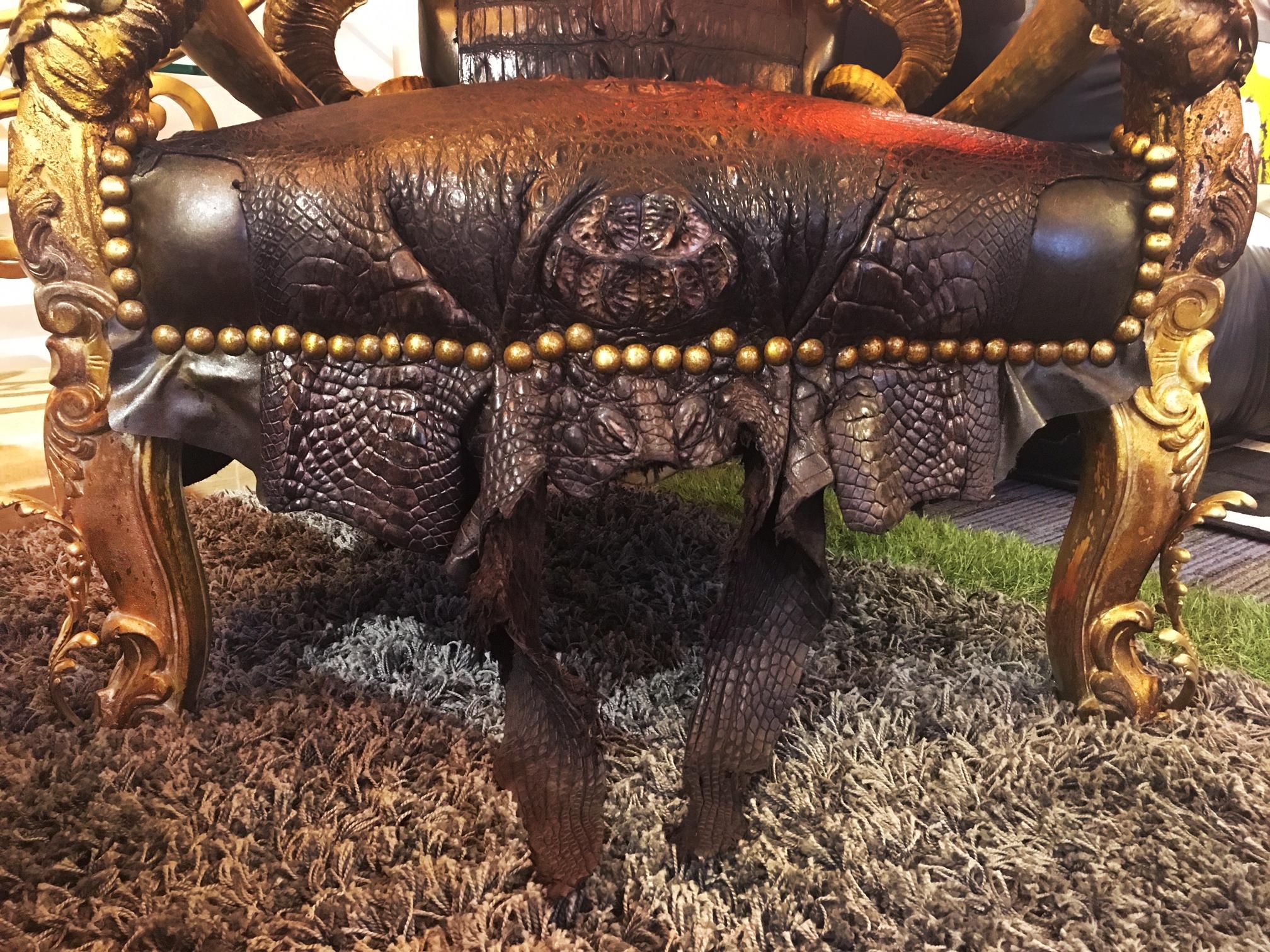 https://a.1stdibscdn.com/croco-black-and-bronze-armchair-for-sale-picture-5/f_14282/1555664666022/IMG_0407_002__master.jpg