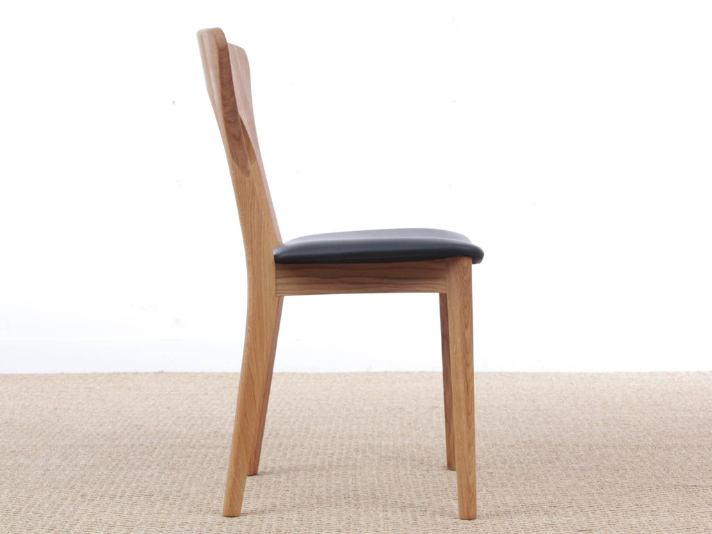 https://a.1stdibscdn.com/mid-century-modern-scandinavian-dining-chair-model-peter-by-niels-koefoed-for-sale-picture-3/f_17192/1526508765219/IMG_0414_master.JPG