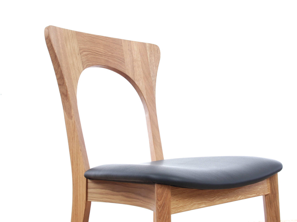 https://a.1stdibscdn.com/mid-century-modern-scandinavian-dining-chair-model-peter-by-niels-koefoed-for-sale-picture-9/f_17192/1526508767208/IMG_0467_master.JPG