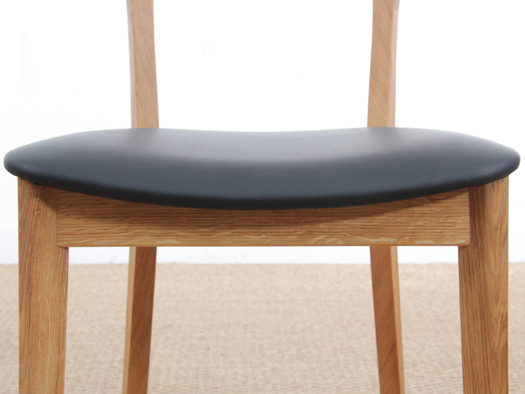 https://a.1stdibscdn.com/mid-century-modern-scandinavian-dining-chair-model-peter-by-niels-koefoed-for-sale-picture-14/f_17192/1526508769187/IMG_0481_master.JPG