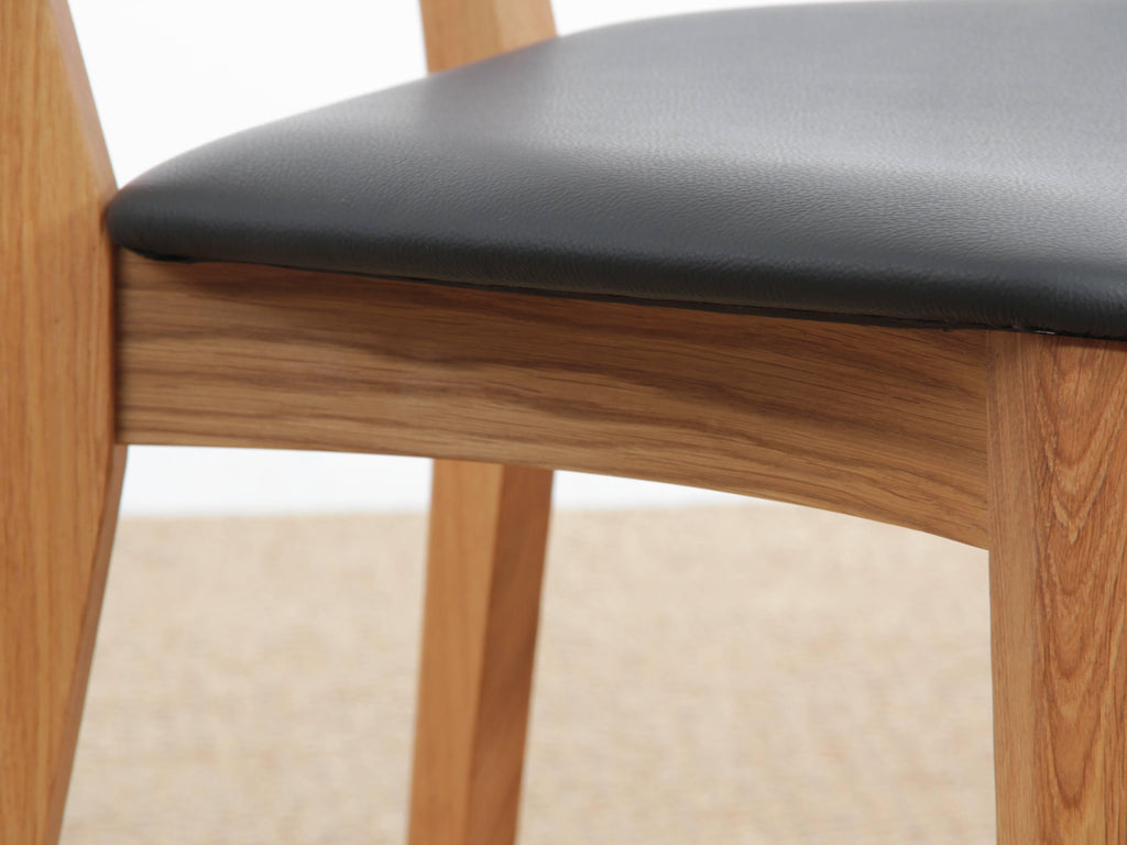 https://a.1stdibscdn.com/mid-century-modern-scandinavian-dining-chair-model-peter-by-niels-koefoed-for-sale-picture-16/f_17192/1526508769287/IMG_0483_master.JPG