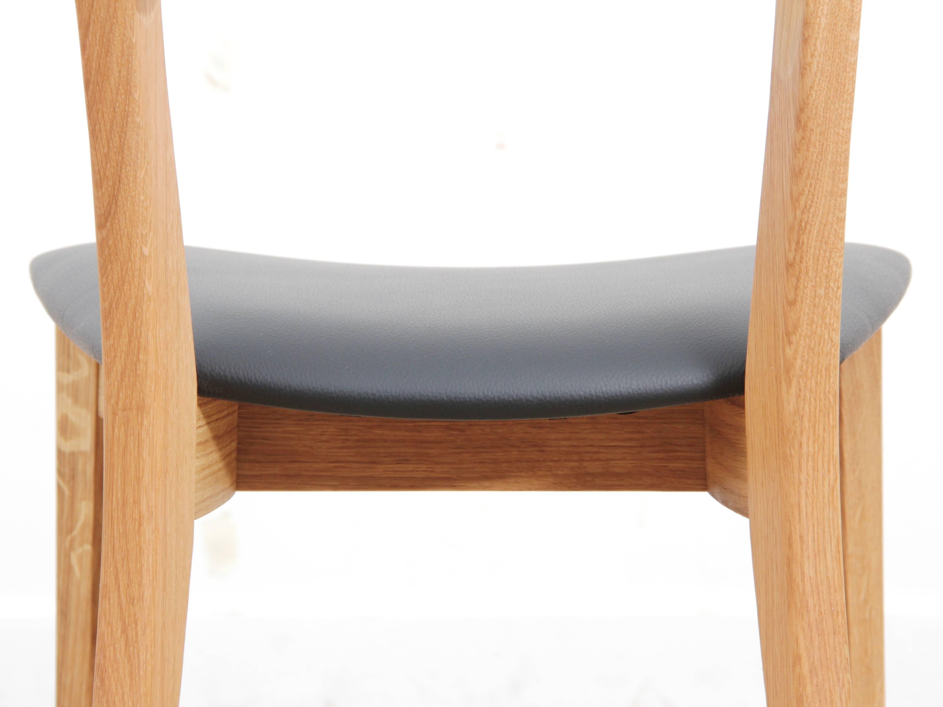 https://a.1stdibscdn.com/mid-century-modern-scandinavian-dining-chair-model-peter-by-niels-koefoed-for-sale-picture-19/f_17192/1526508771122/IMG_0495_master.JPG