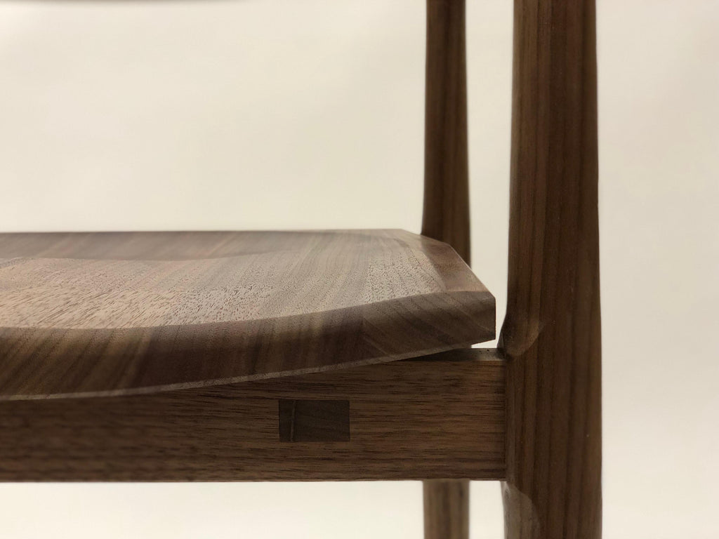 https://a.1stdibscdn.com/henry-the-armchair-in-walnut-for-sale-picture-5/f_45782/f_141523911553607577539/IMG_0530_master.jpeg