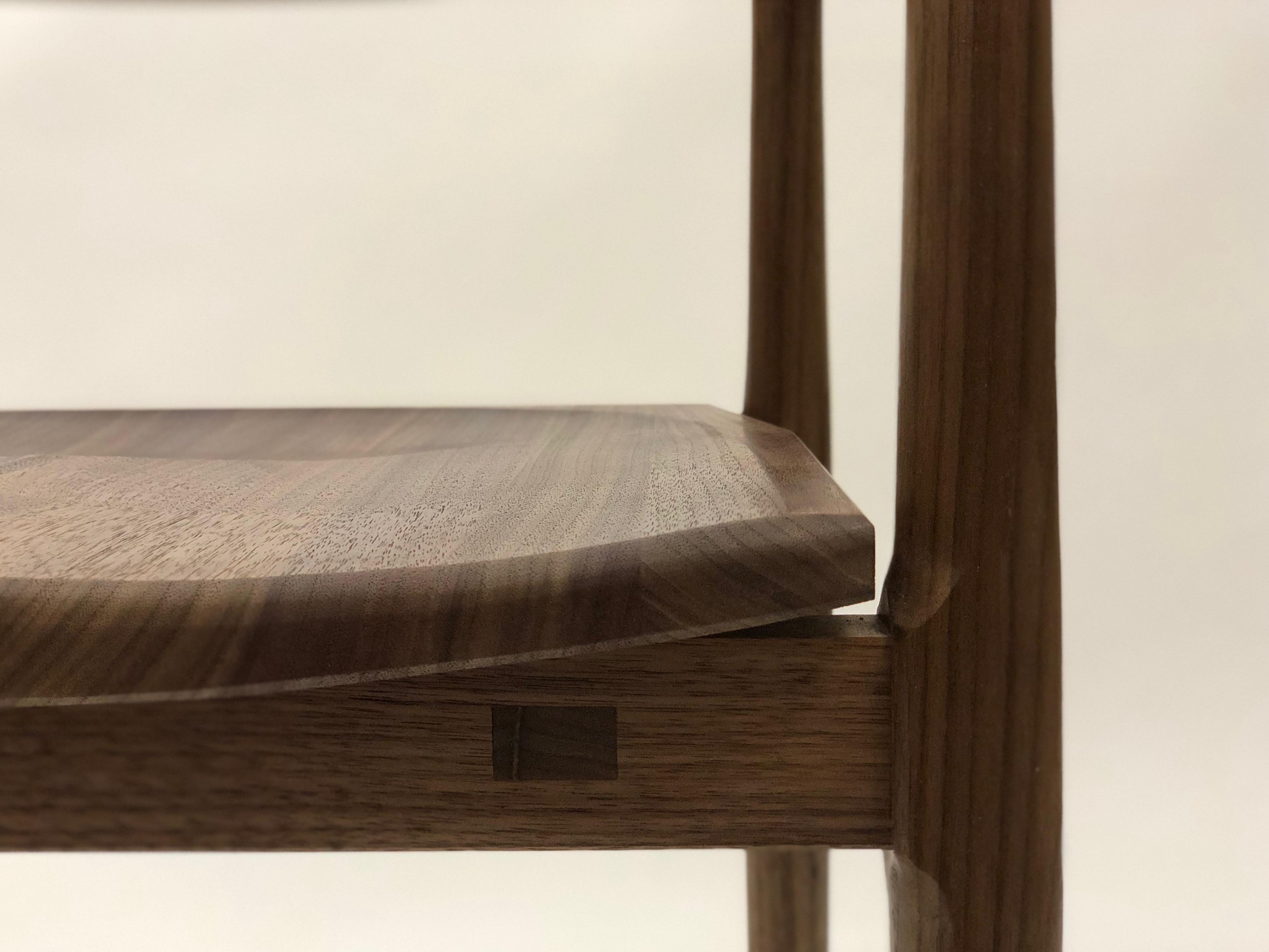 https://a.1stdibscdn.com/henry-the-armchair-in-walnut-for-sale-picture-5/f_45782/f_141523911553607577539/IMG_0530_master.jpeg