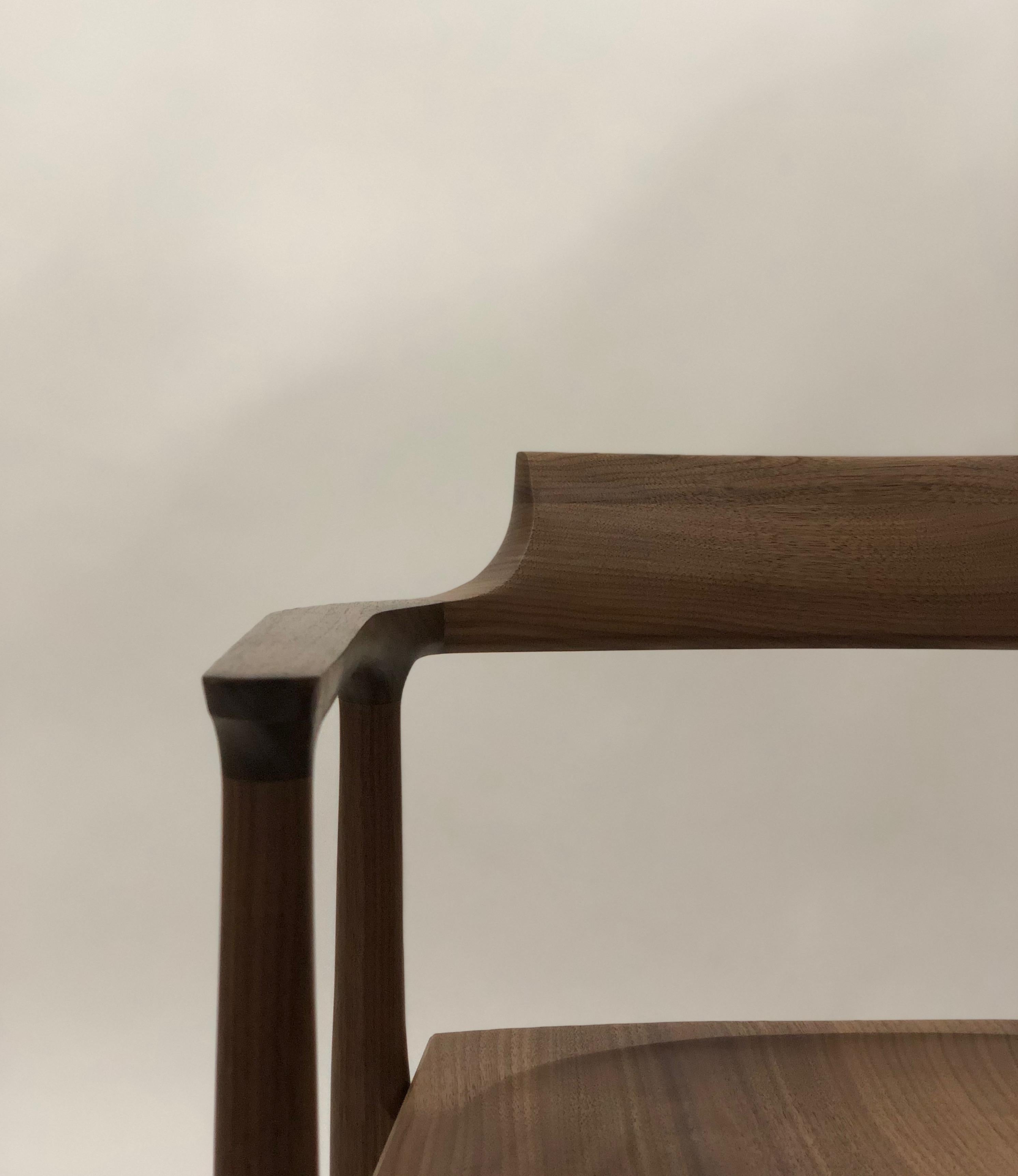 https://a.1stdibscdn.com/henry-the-armchair-in-walnut-for-sale-picture-2/f_45782/f_141523911553607555889/IMG_0537_master.jpeg
