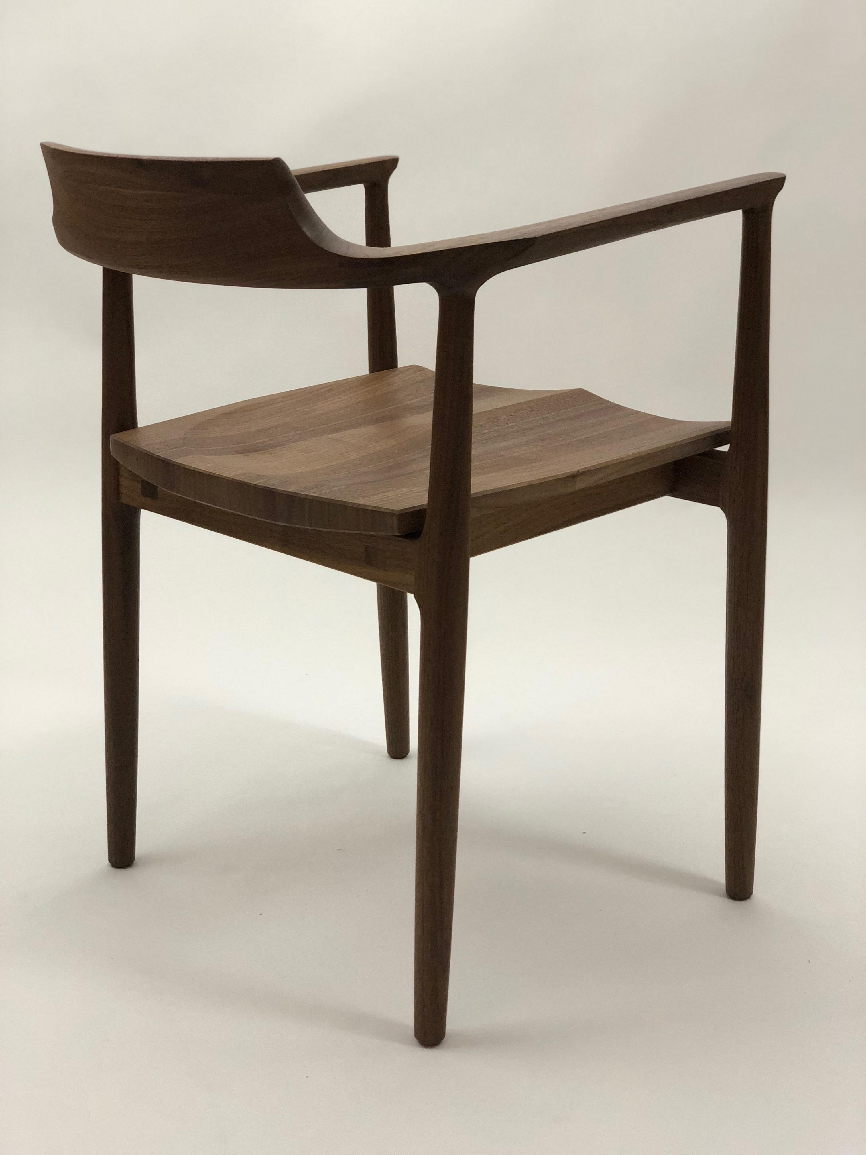 https://a.1stdibscdn.com/henry-the-armchair-in-walnut-for-sale-picture-3/f_45782/f_141523911553607561831/IMG_0539_master.jpeg
