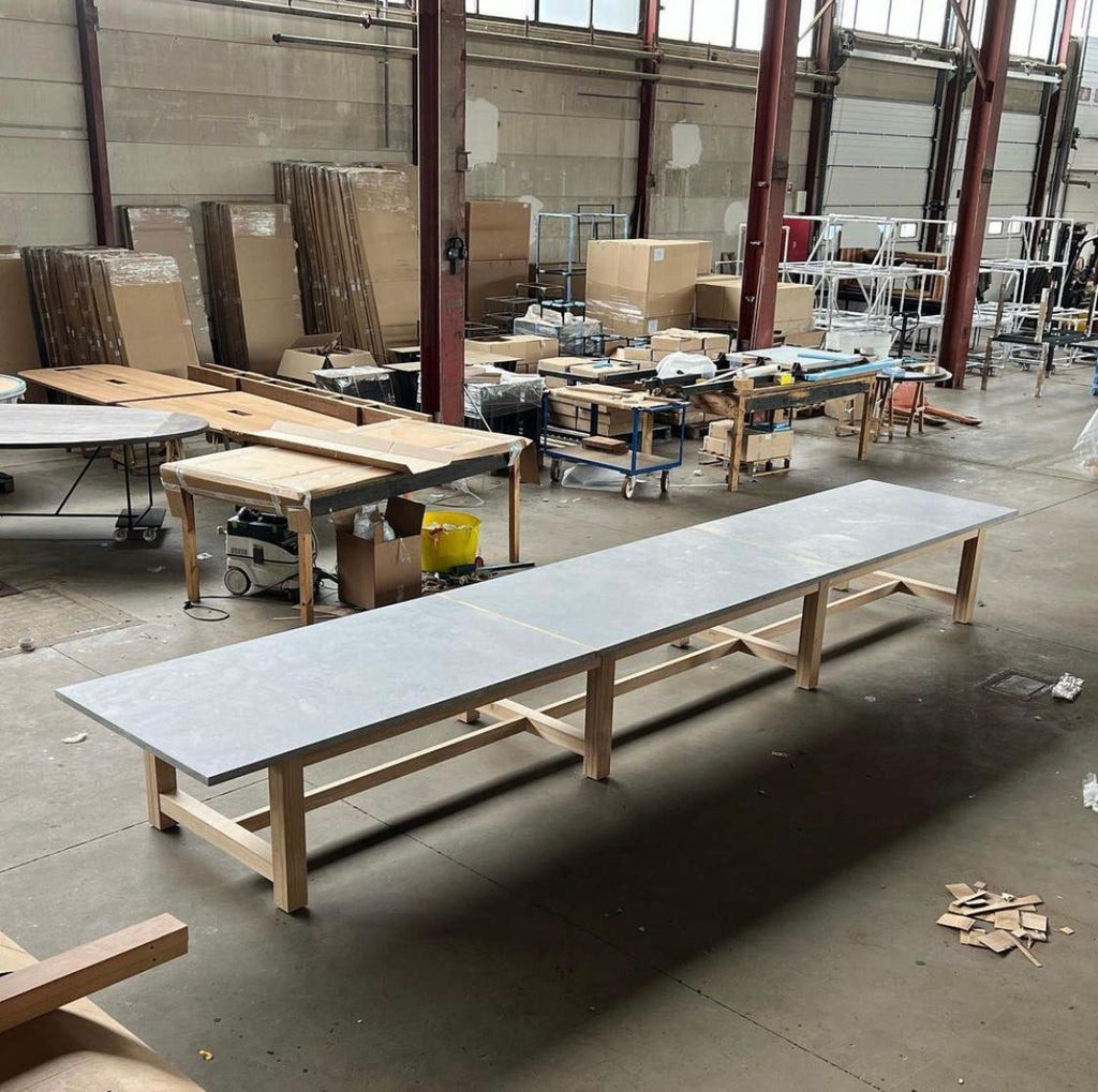 https://a.1stdibscdn.com/22-24-person-outdoor-brutalist-table-in-solid-oak-belgian-bluestone-heerenhuis-for-sale-picture-6/f_27693/f_469748021760394937254/IMG_0636_master.jpg