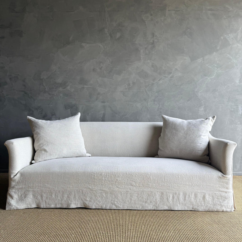 https://a.1stdibscdn.com/olivier-belgian-style-slip-covered-sofa-in-100-linen-for-sale-picture-2/f_18223/f_475478721763323333160/IMG_0655_master.jpg